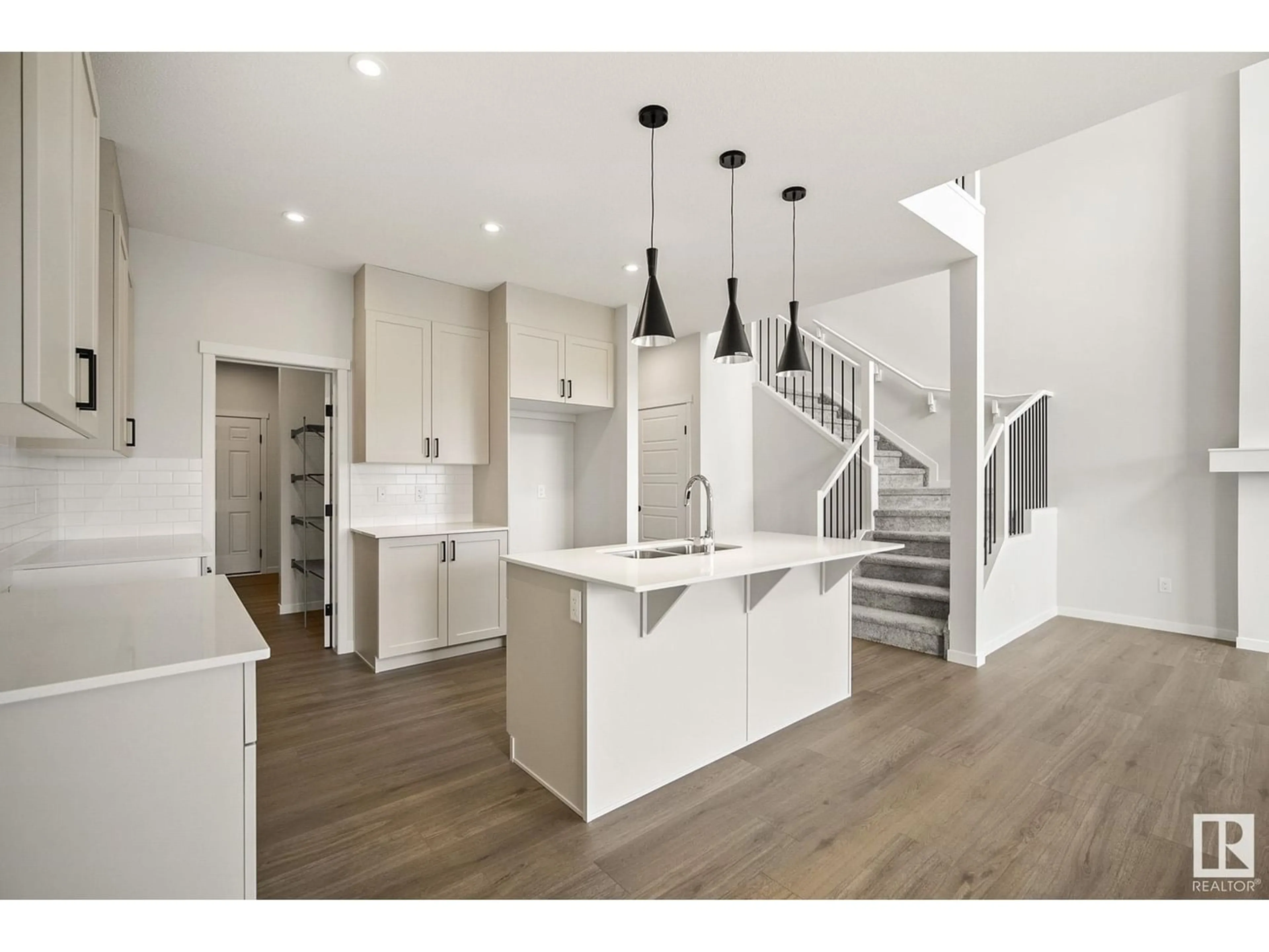 Contemporary kitchen for 17243 2 ST NW, Edmonton Alberta T5Y4G5