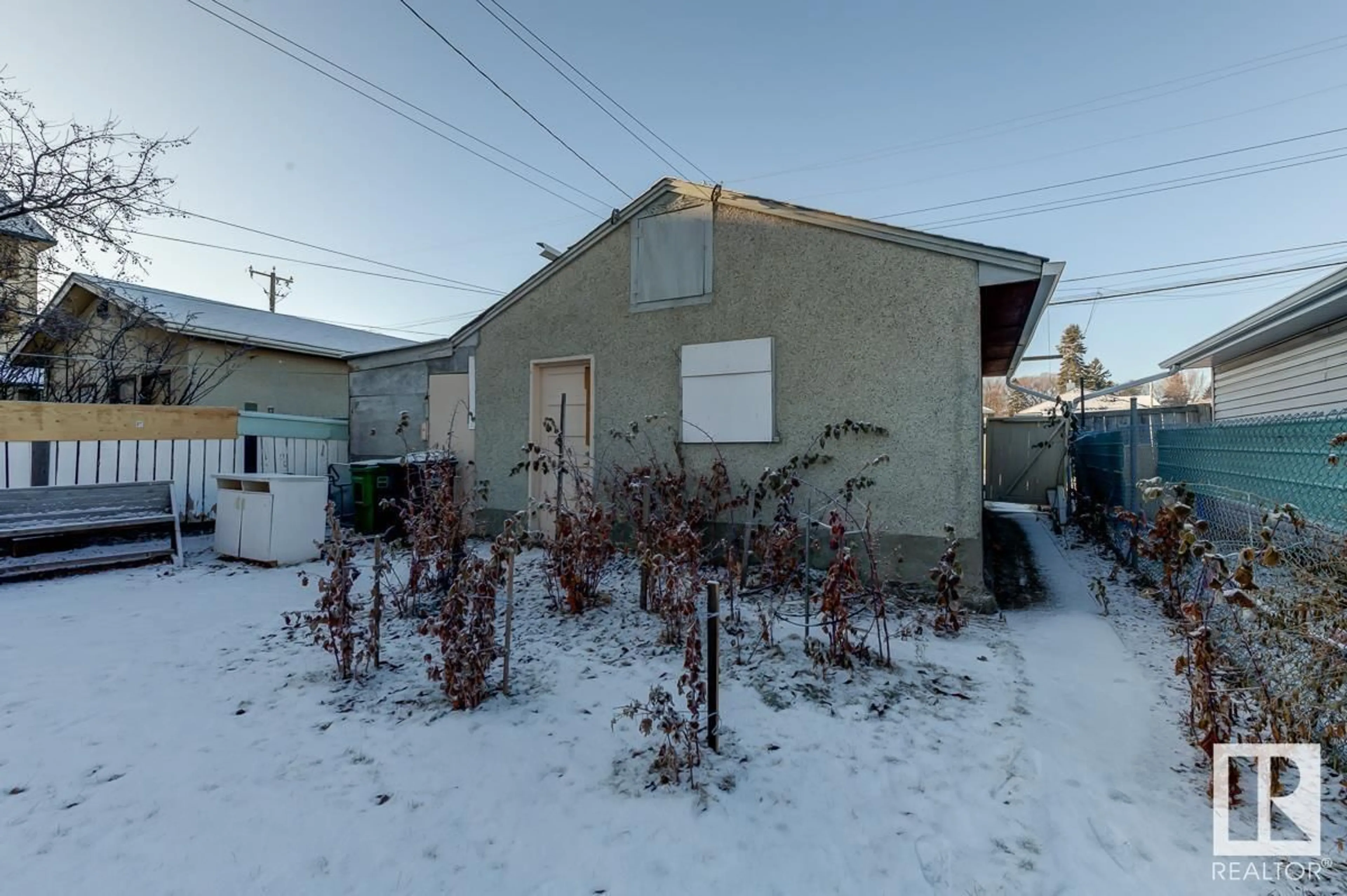 Frontside or backside of a home for 11414 81 ST NW, Edmonton Alberta T5B2R6