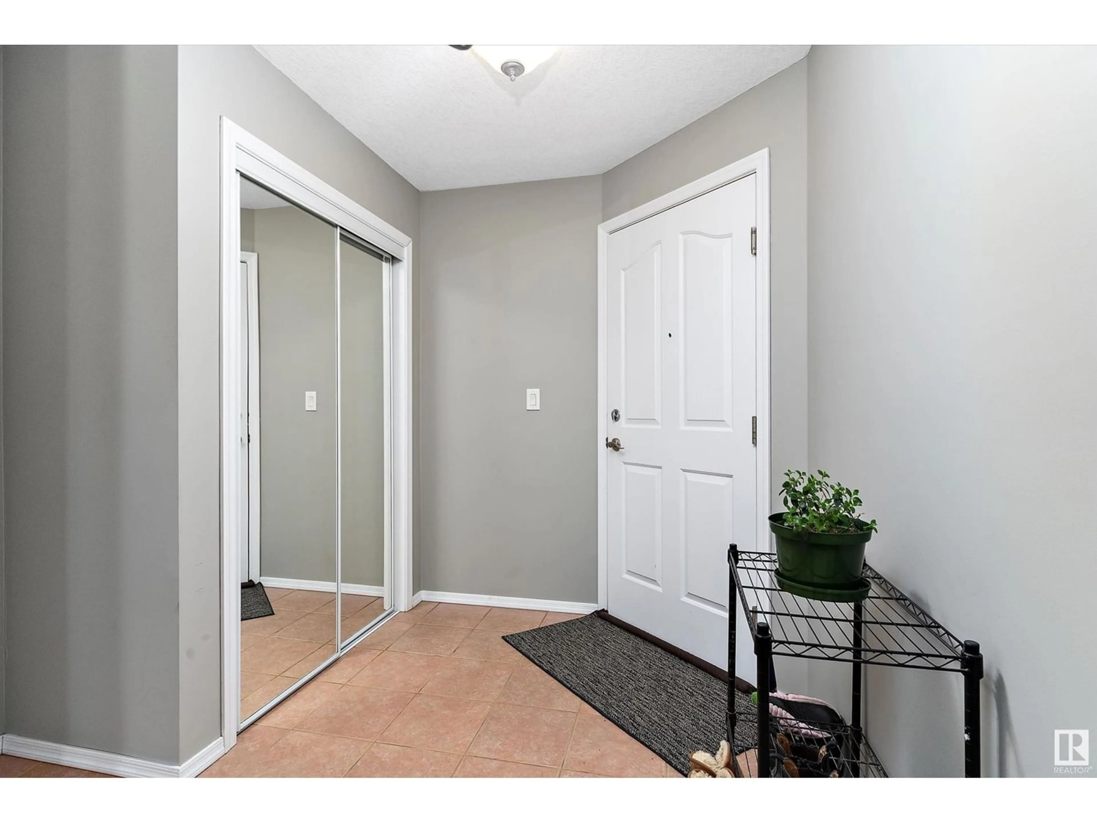 Indoor entryway for #208 10308 114 ST NW, Edmonton Alberta T5K2X2