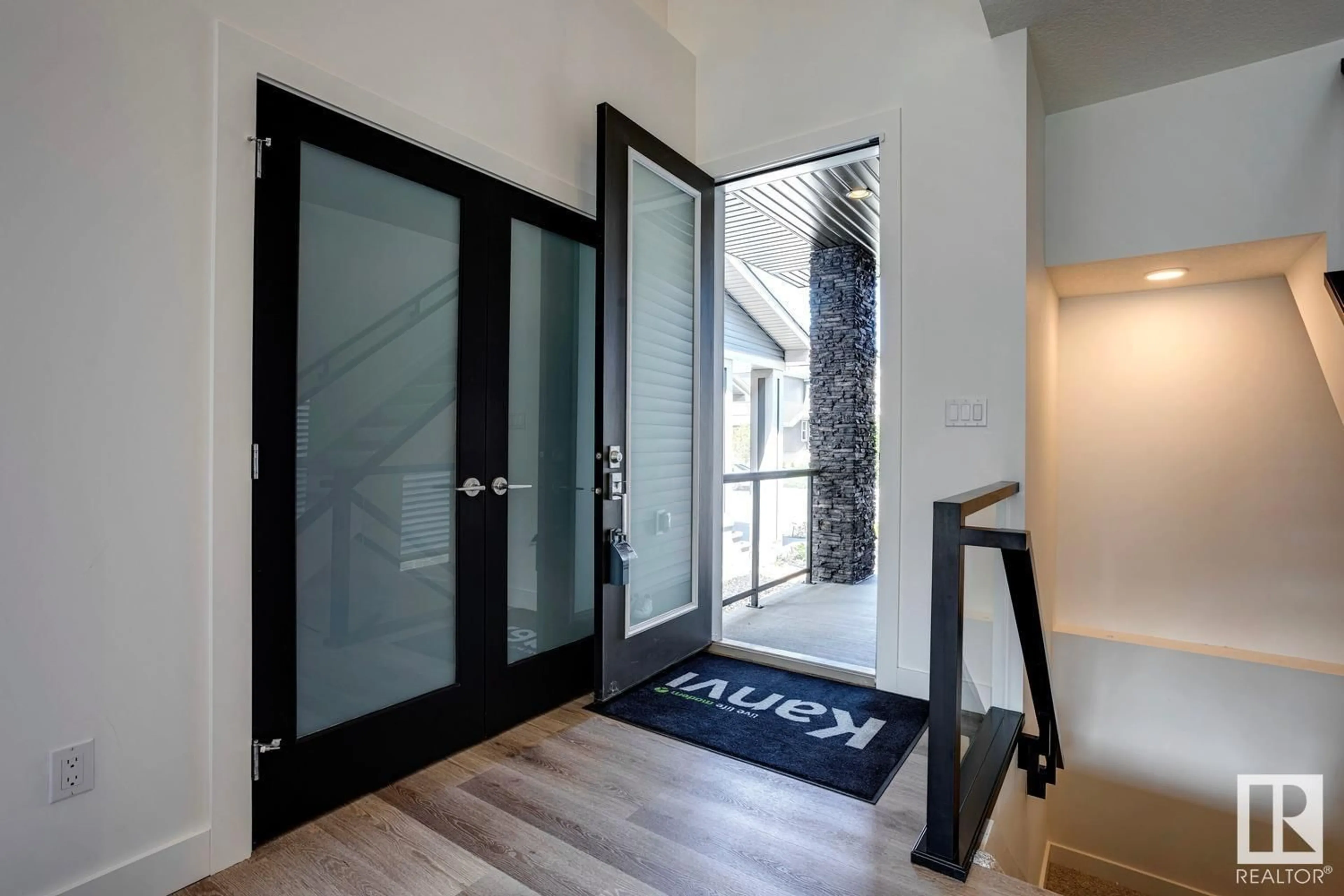 Indoor entryway for 6079 KING LD SW, Edmonton Alberta T6W3Z7