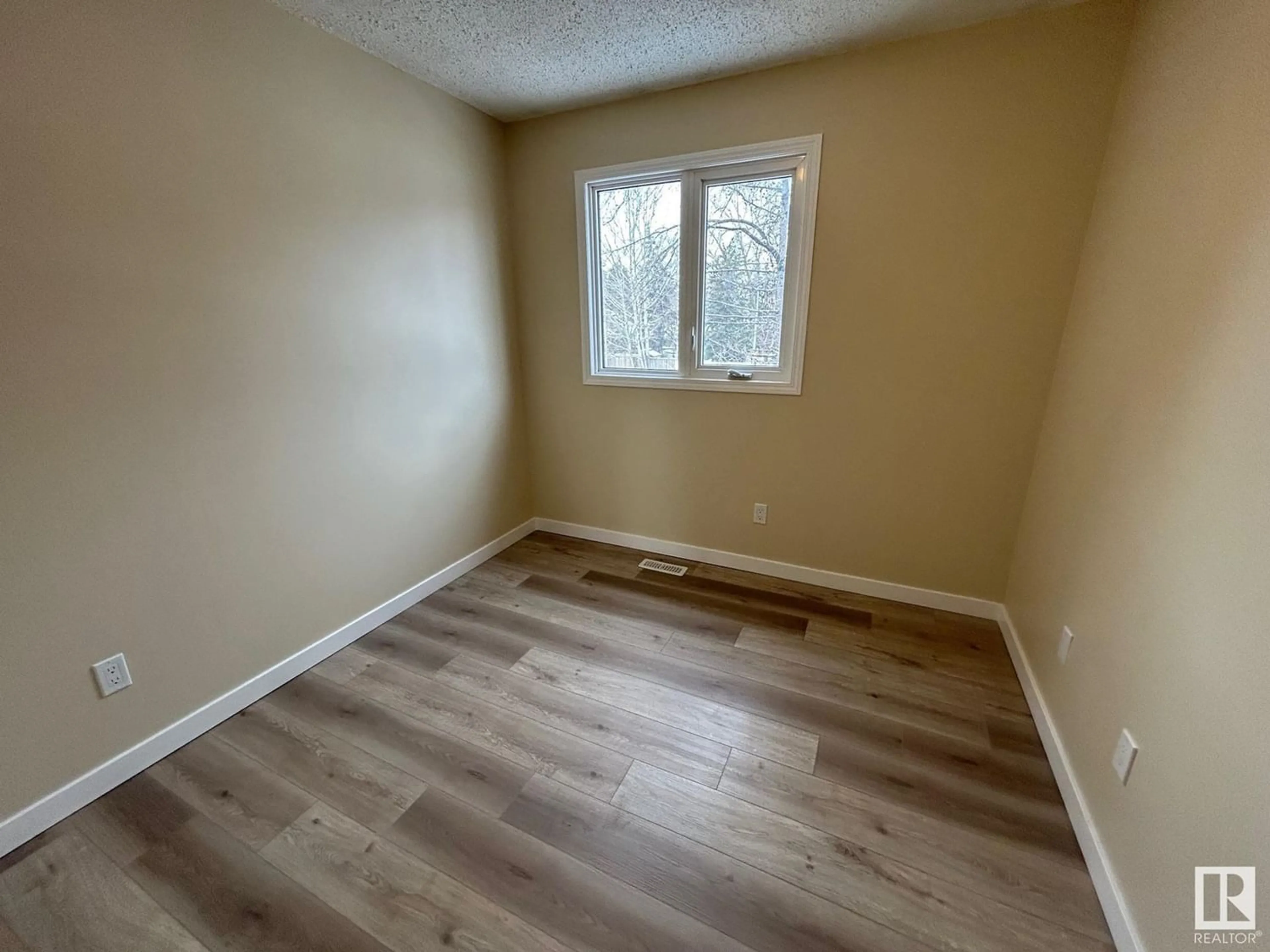 A pic of a room for #76 3115 119 ST NW, Edmonton Alberta T6J5N5