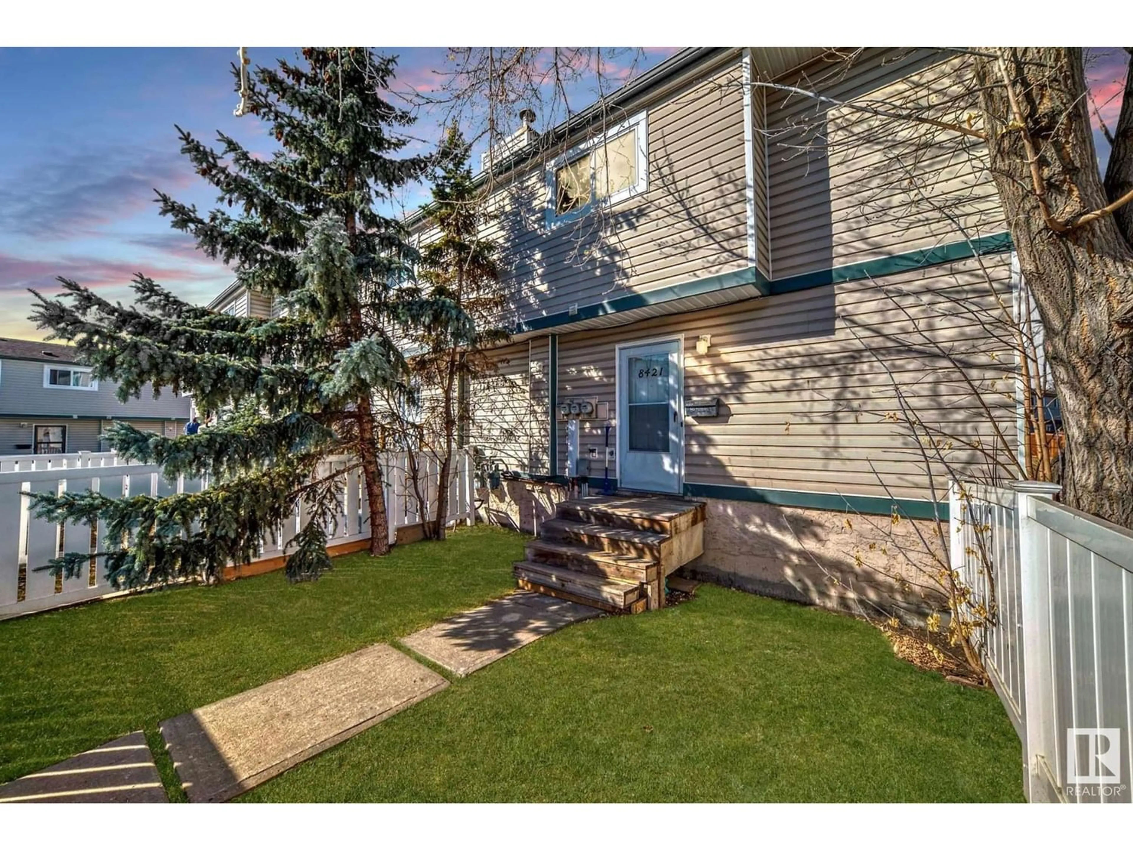 A pic from exterior of the house or condo for 8421 29 AV NW, Edmonton Alberta T6K3M8