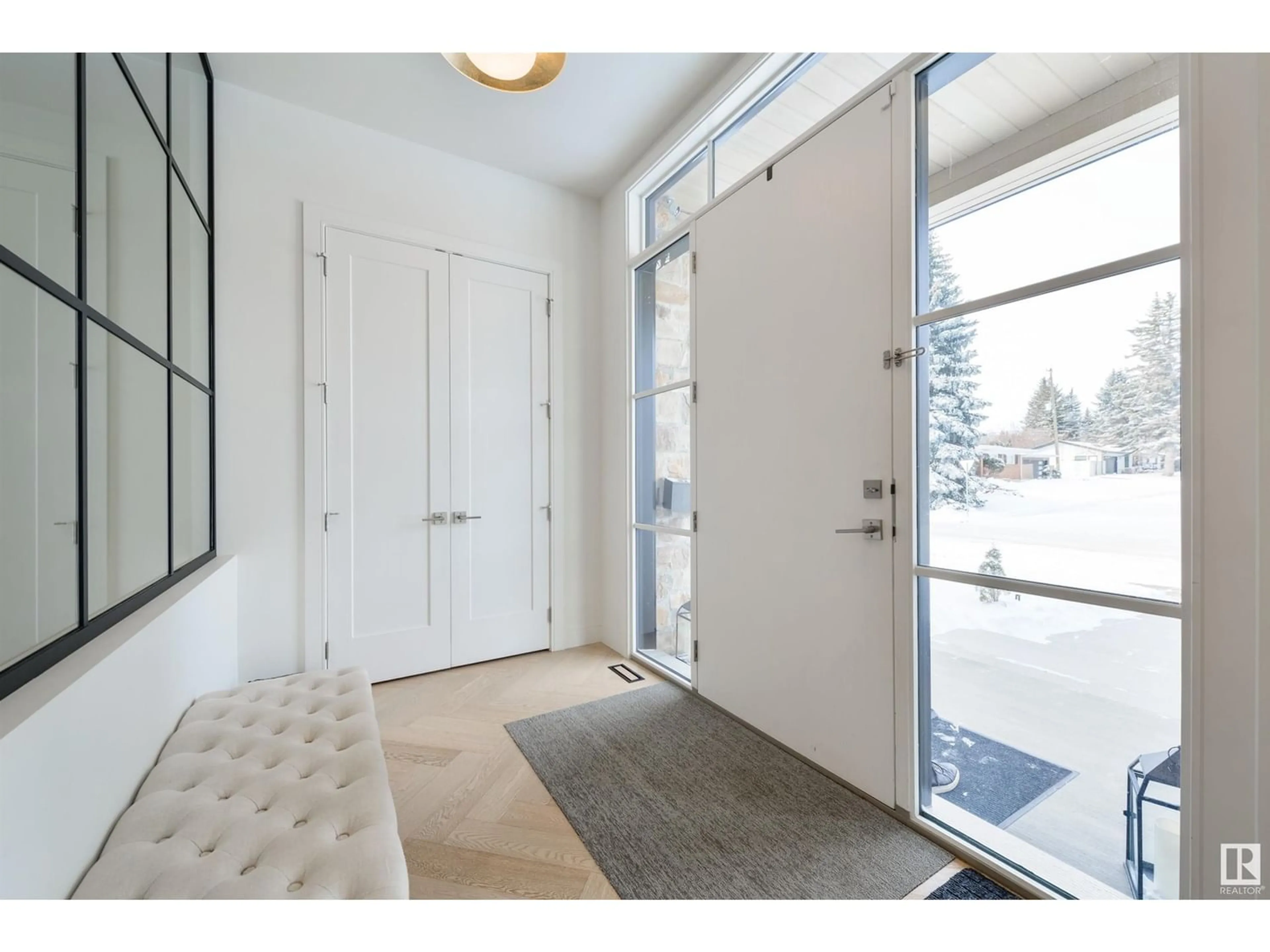 Indoor entryway for 8905 140 ST NW, Edmonton Alberta T5R0J1