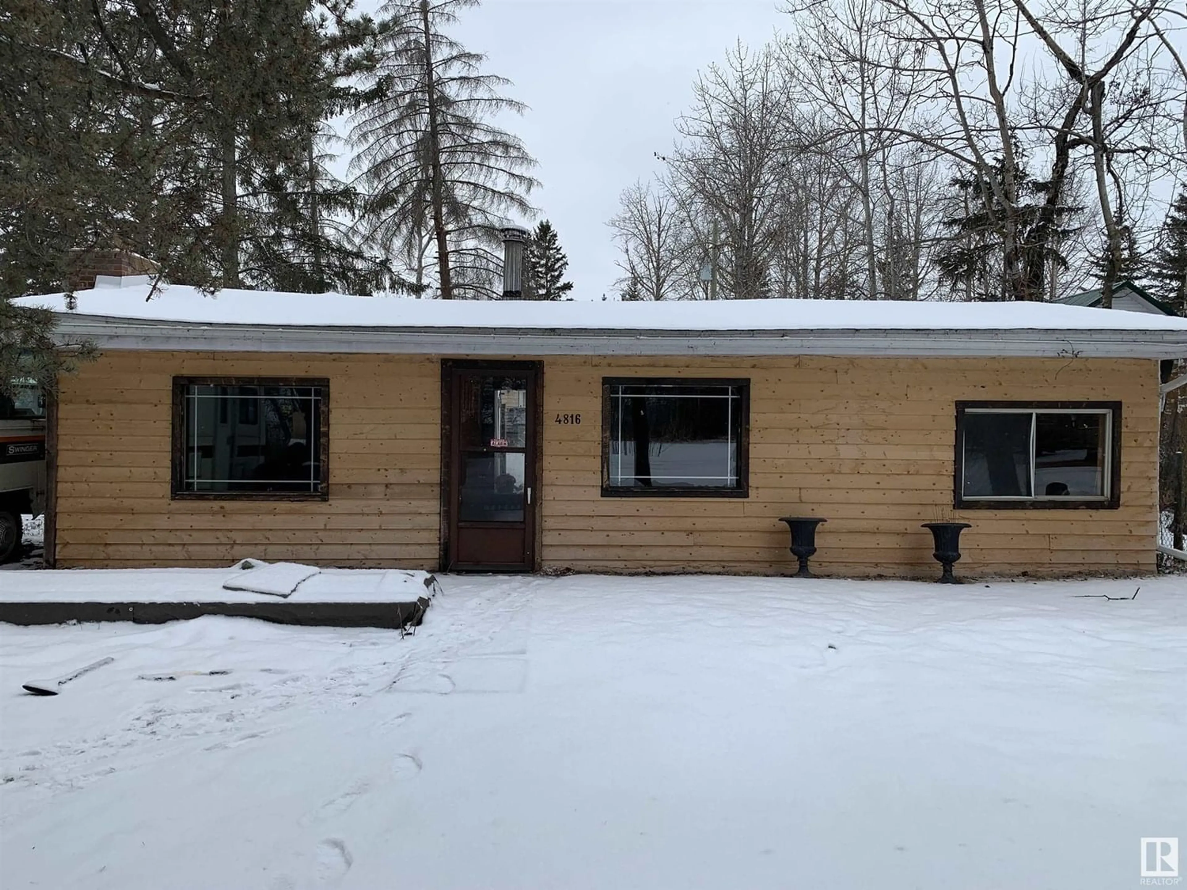 Outside view for 4816 59 ST, Rural Lac Ste. Anne County Alberta T0E0A0
