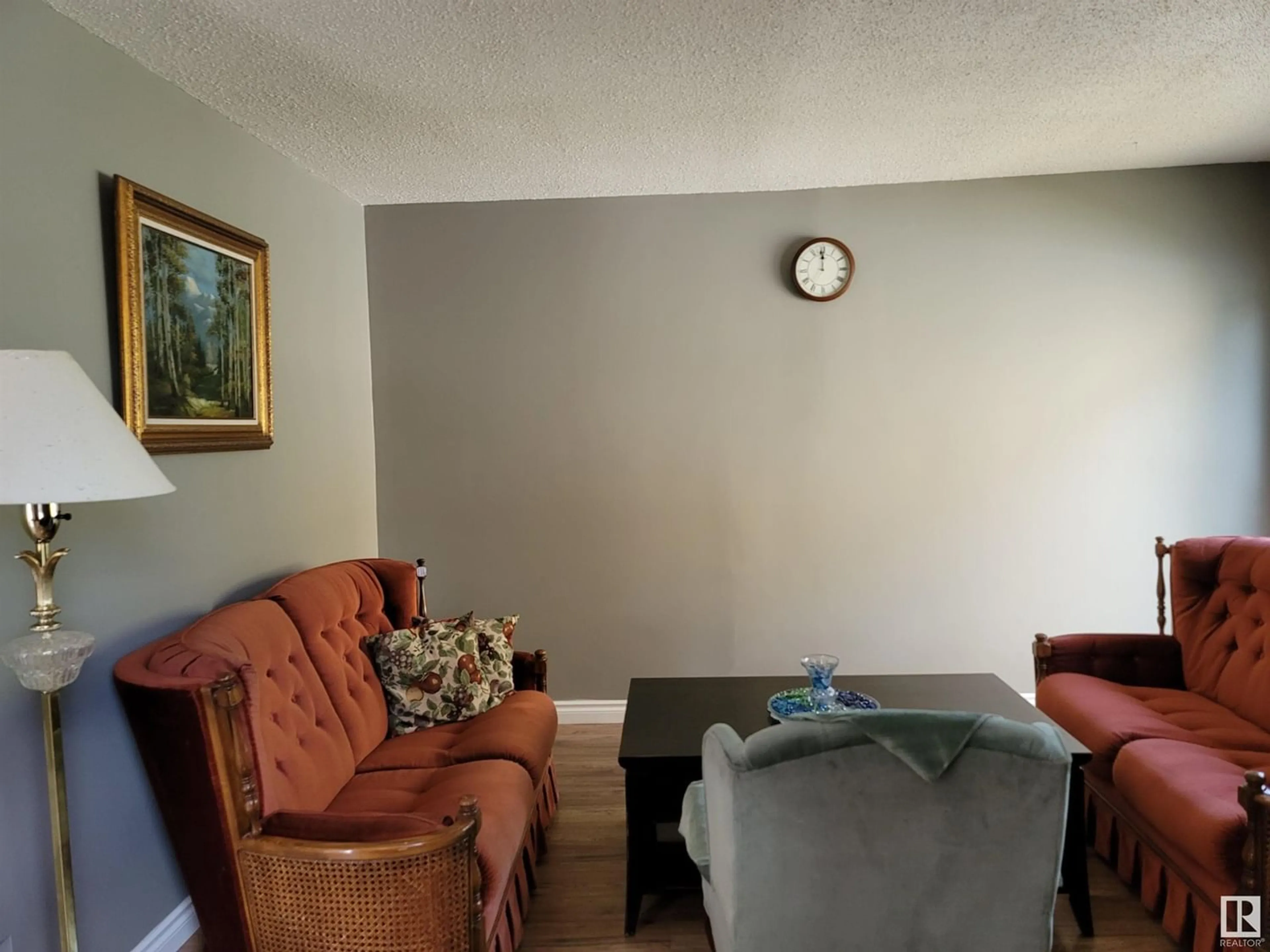 A pic of a room for 10408 28A AV NW, Edmonton Alberta T6J4J6