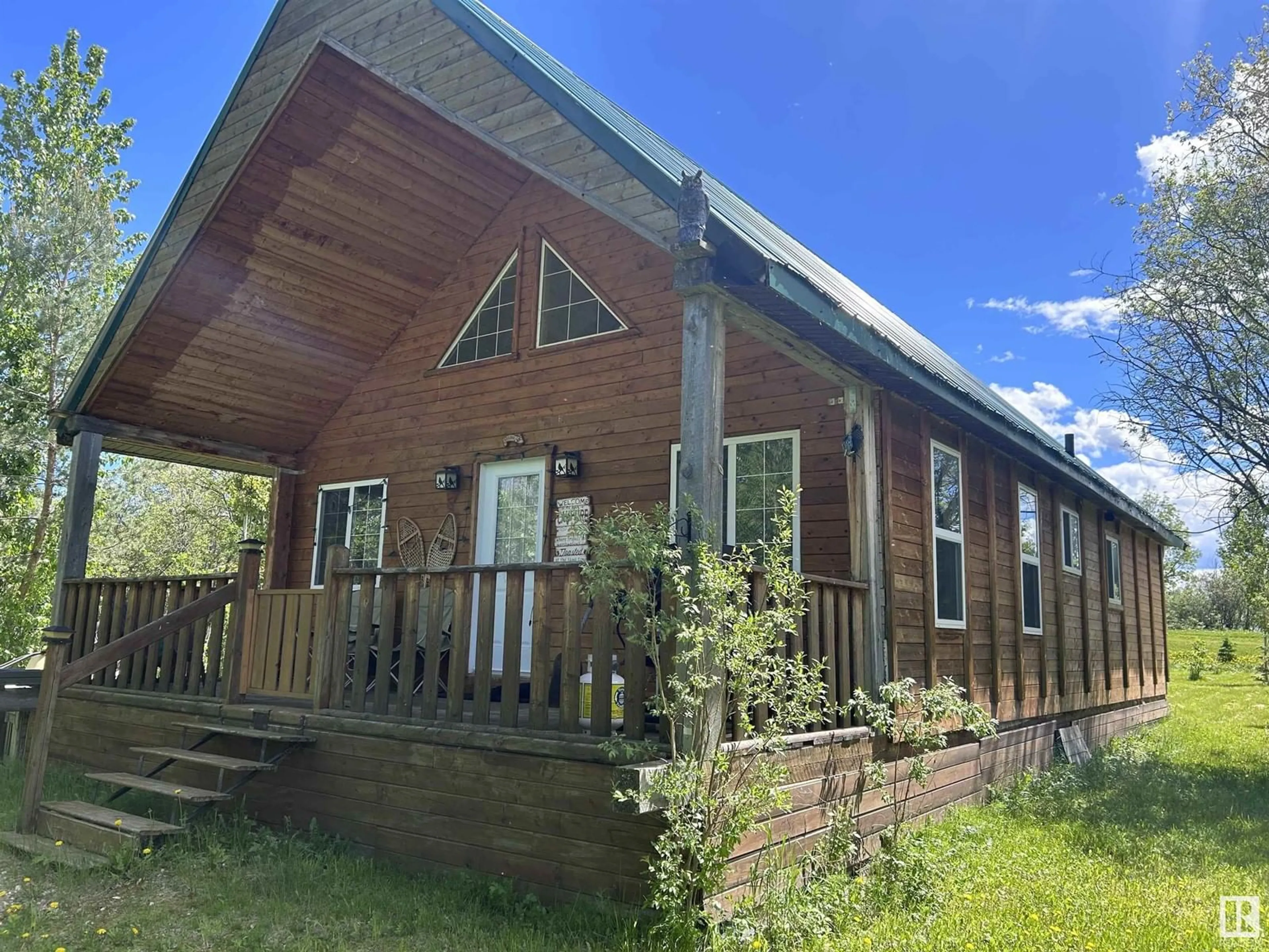 A pic from outside/outdoor area/front of a property/back of a property/a pic from drone, building for 260 465015 Range Road 63A, Rural Wetaskiwin County Alberta T0C0T0