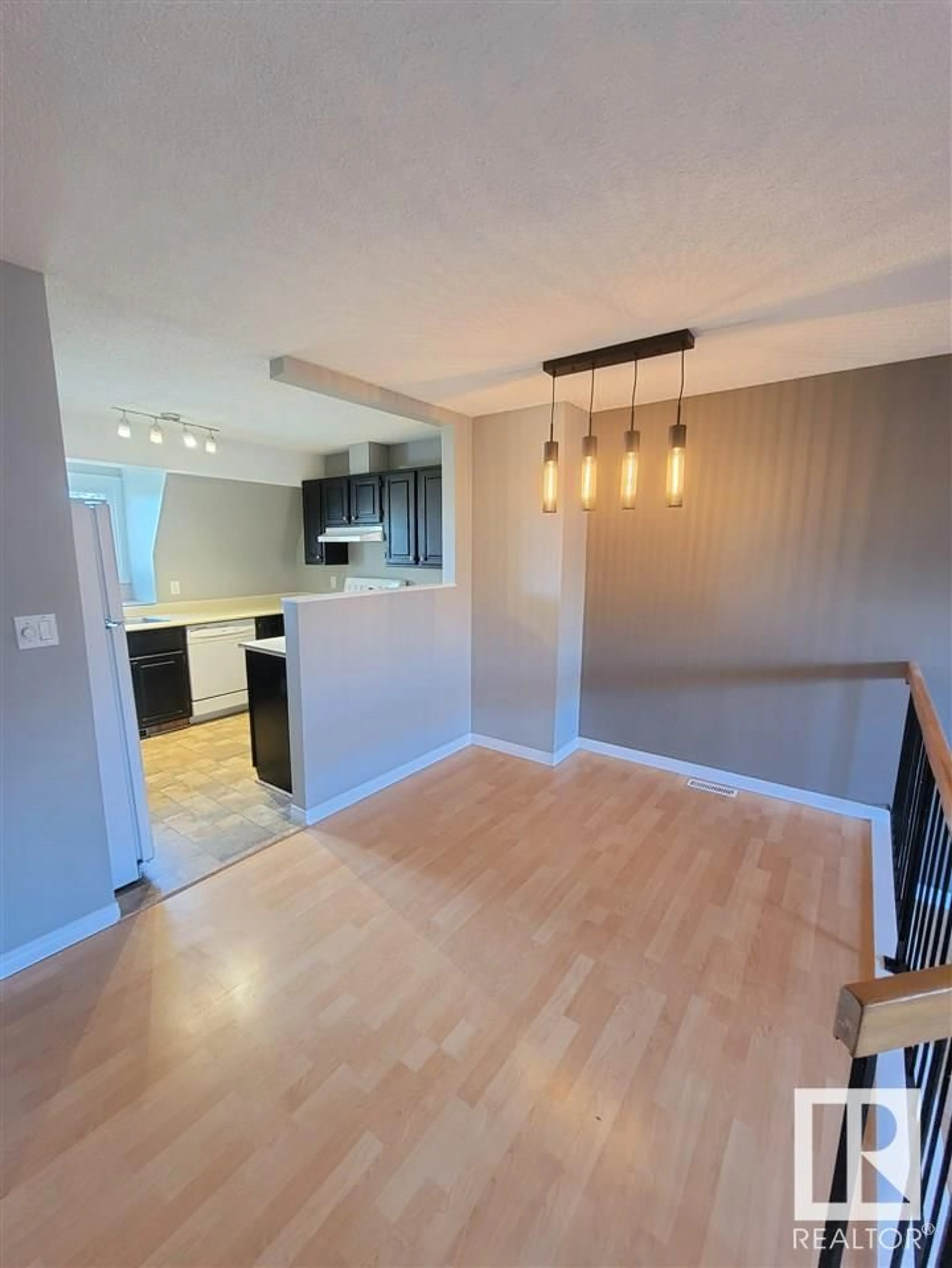 A pic of a room for 5971 40 AV NW, Edmonton Alberta T6L3P6