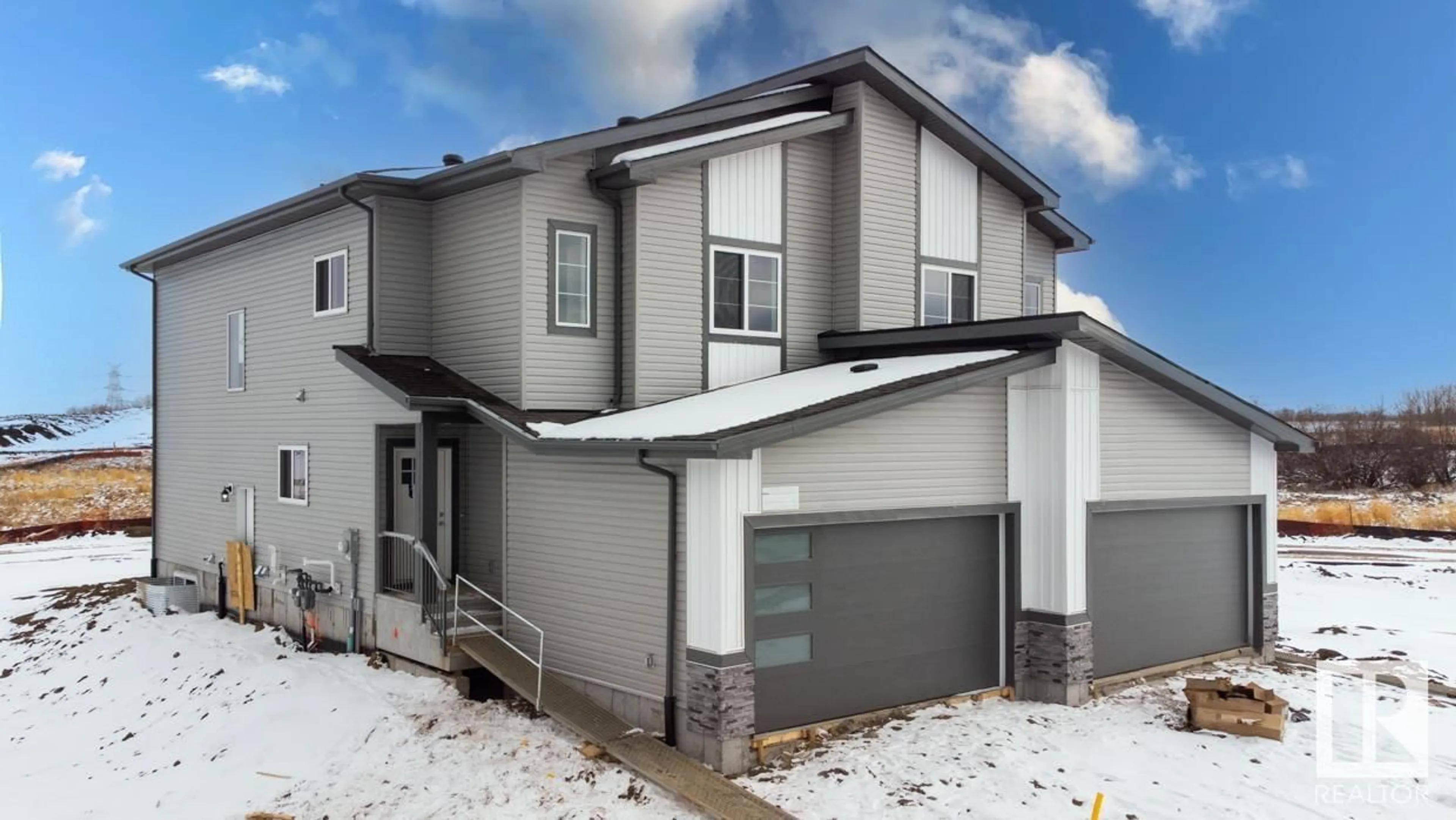A pic from exterior of the house or condo for 1323 12 ST NW, Edmonton Alberta T6T2W2