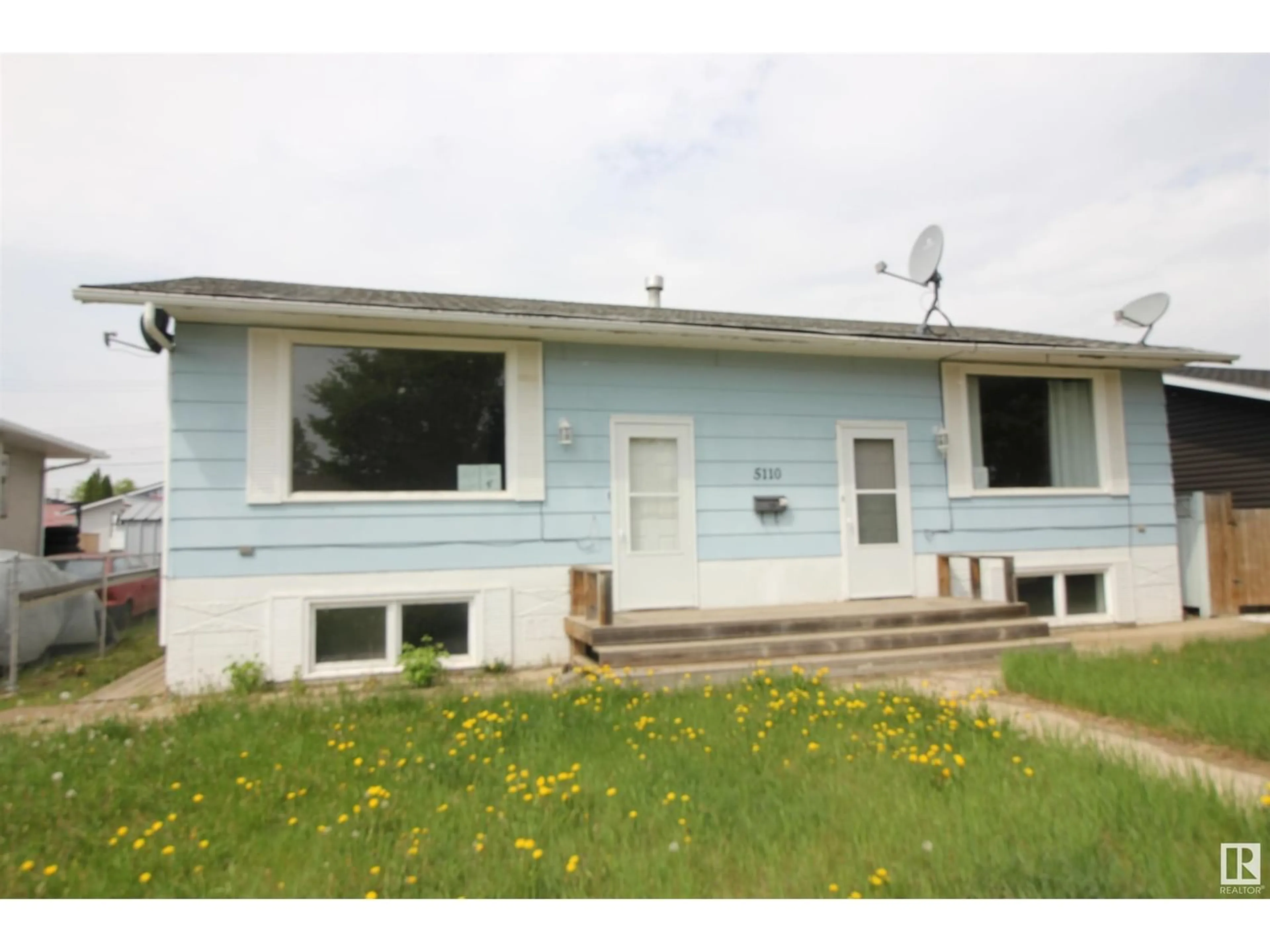 Frontside or backside of a home for 5110 46 ST, Mannville Alberta T0B2W0