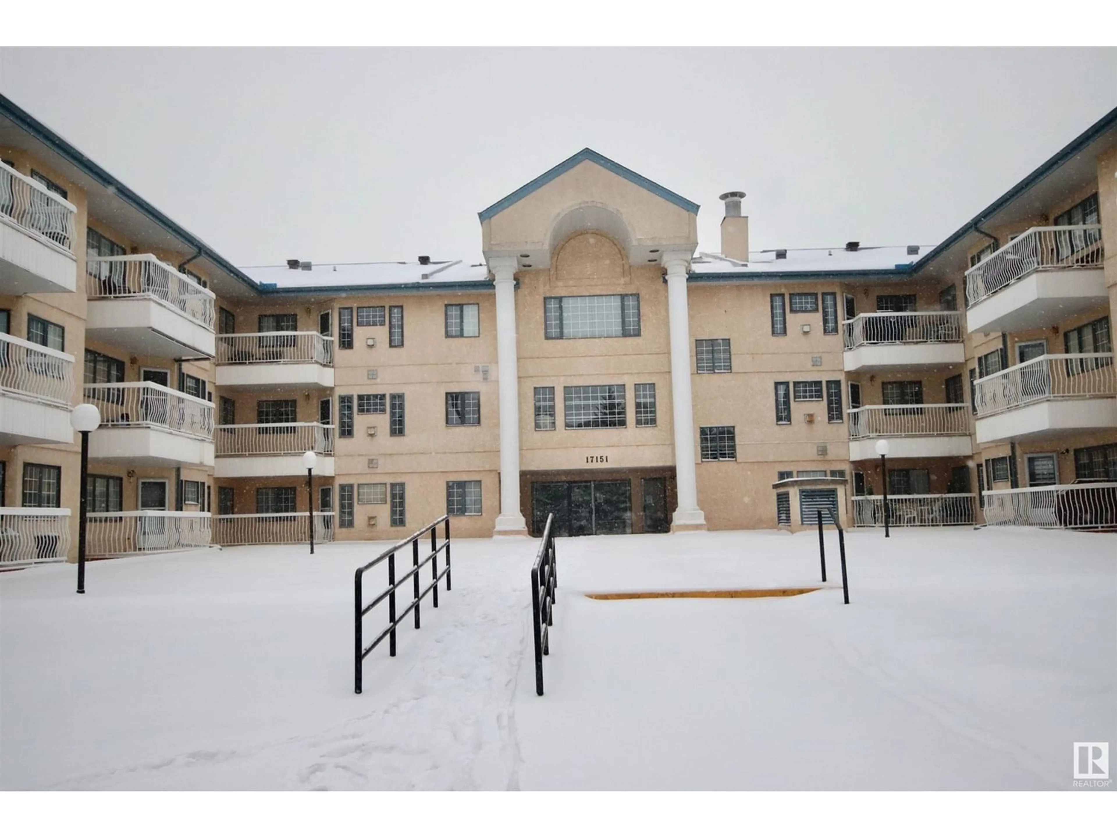 A pic from exterior of the house or condo for #211 17151 94A AV NW, Edmonton Alberta T5T5Z9
