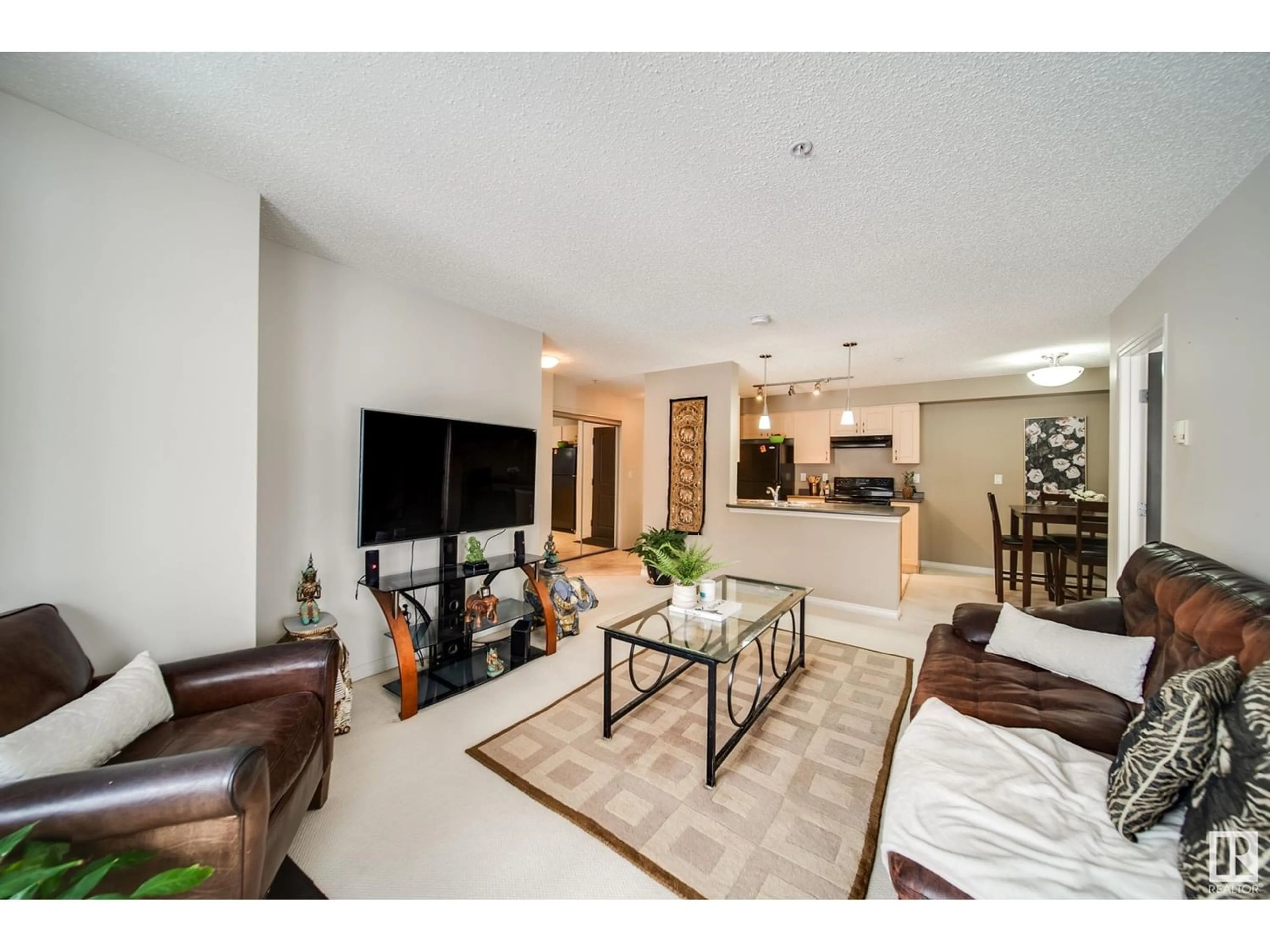 Living room for #122 13908 136 ST NW, Edmonton Alberta T6V1Y4