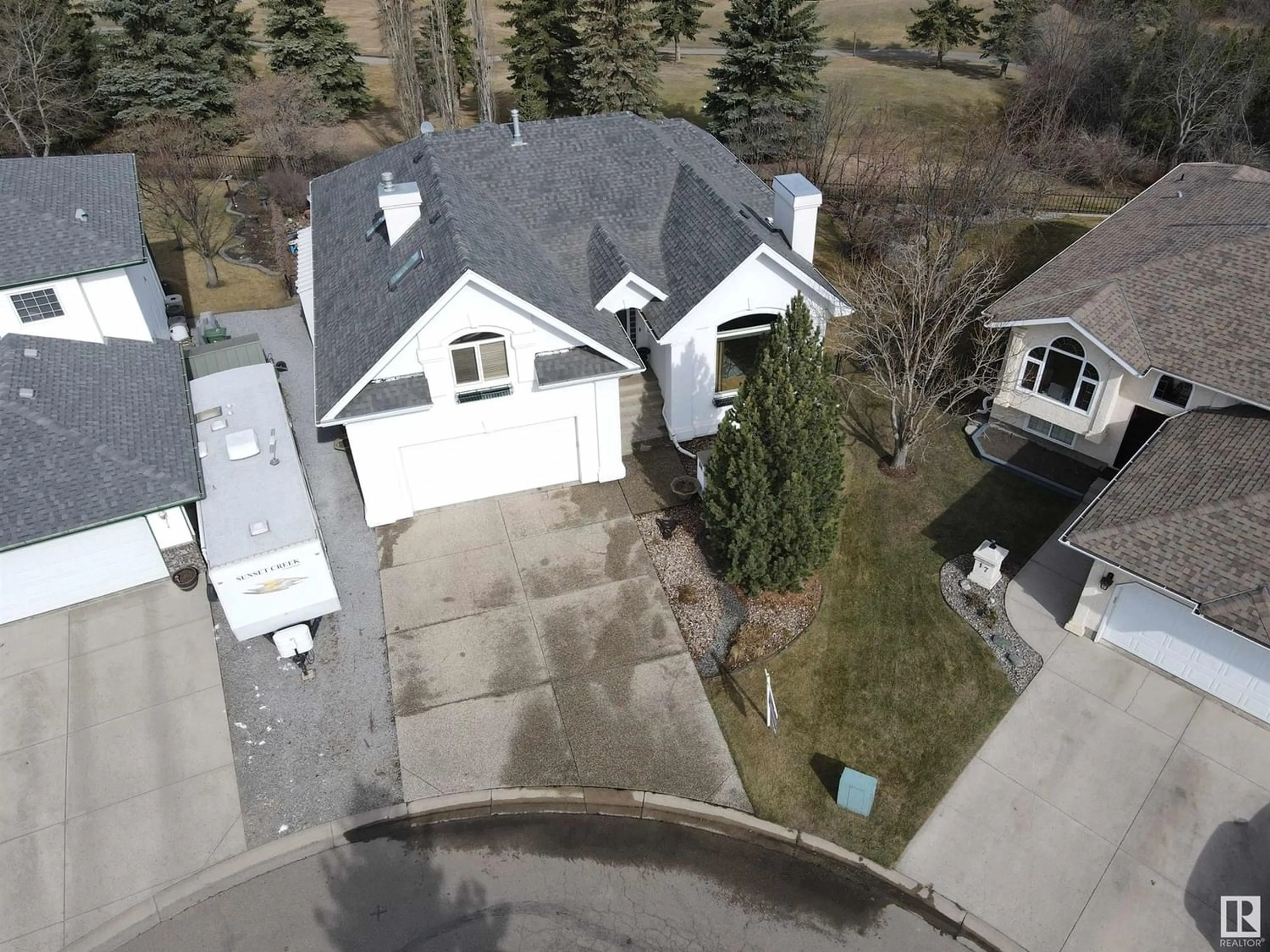 Indoor entryway for 15 COLONIALE CO, Beaumont Alberta T4X1M3