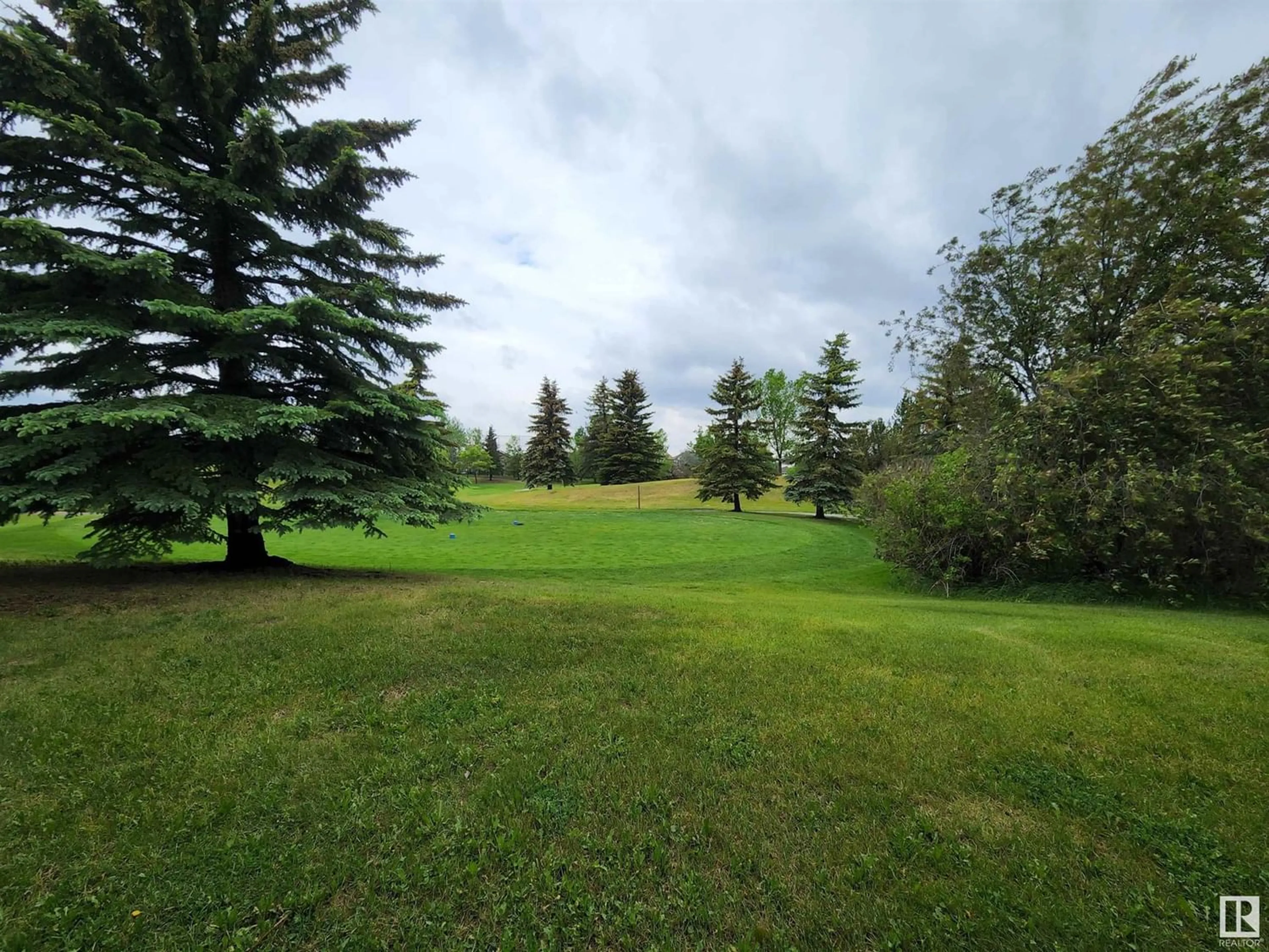 Fenced yard for 15 COLONIALE CO, Beaumont Alberta T4X1M3