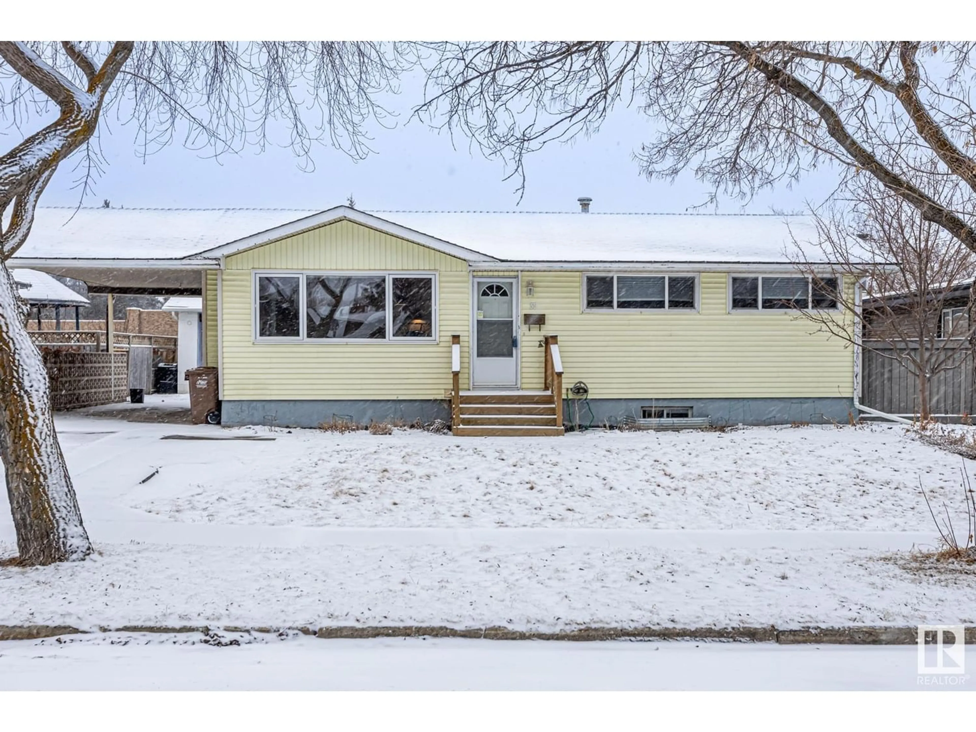 Frontside or backside of a home for 35 SPRUCE CR, St. Albert Alberta T8N0H4
