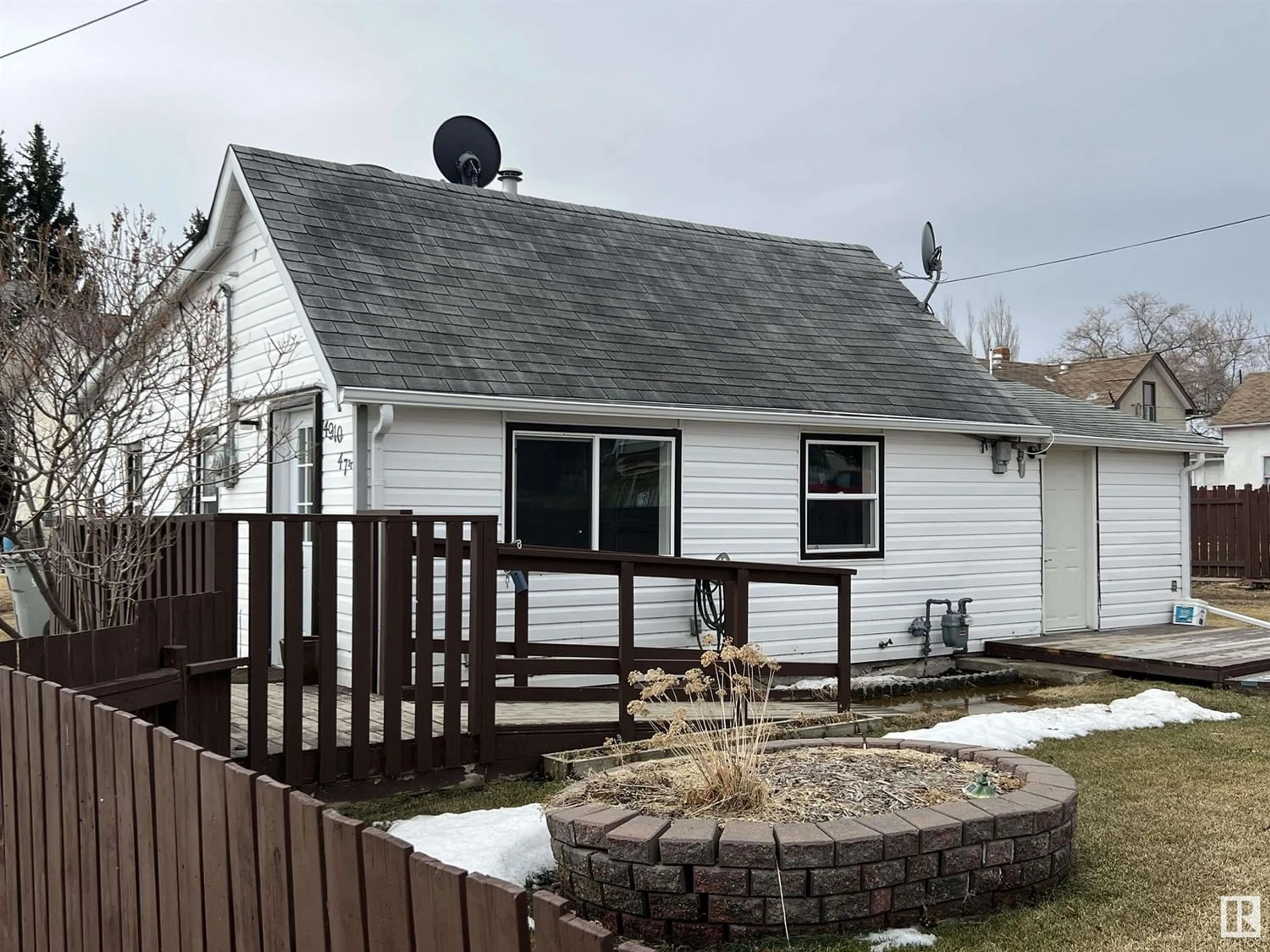 Frontside or backside of a home for 4910 47 ST, Legal Alberta T0G1L0