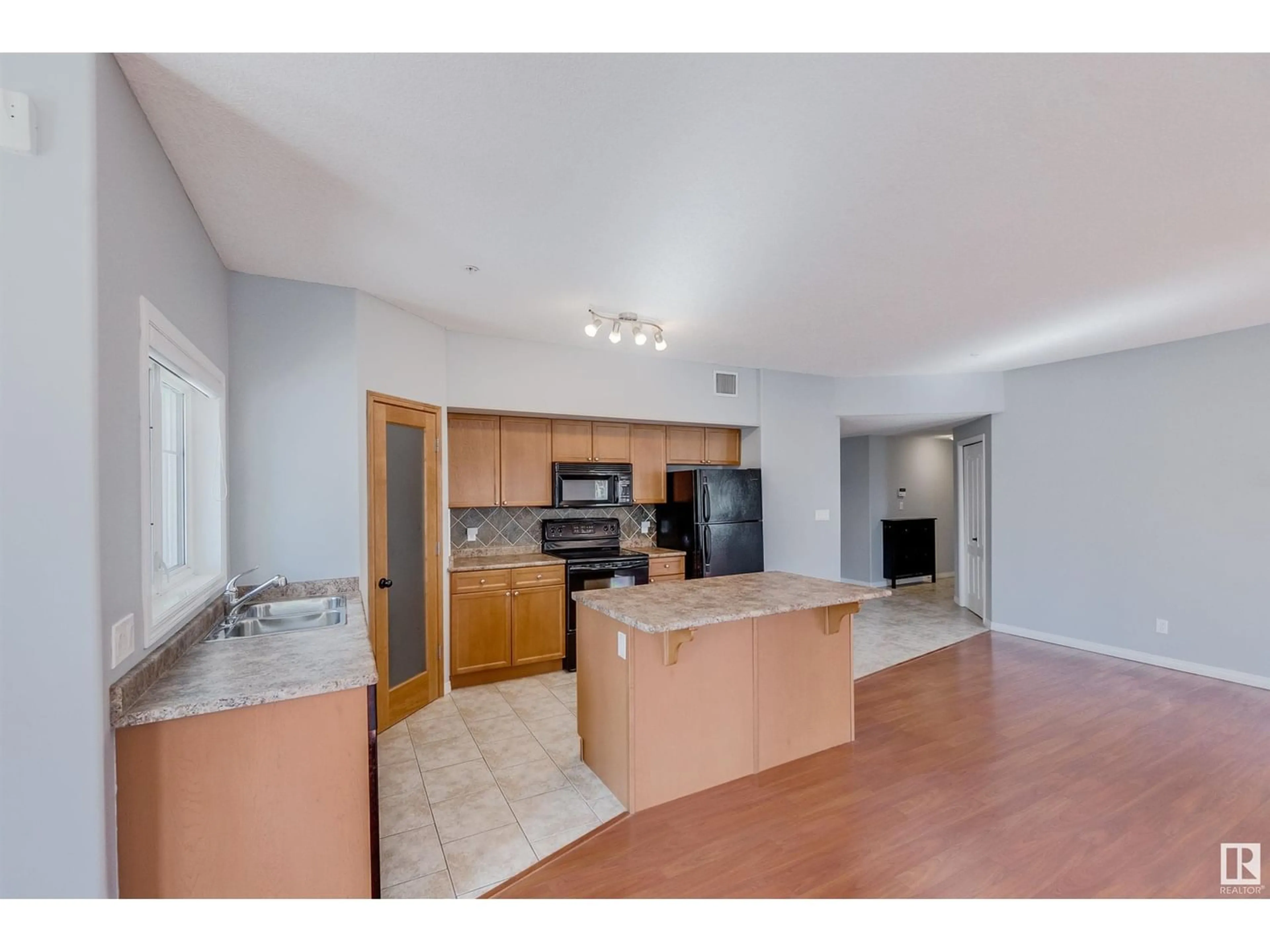 Standard kitchen for #103 9905 81 AV NW, Edmonton Alberta T6E1W5