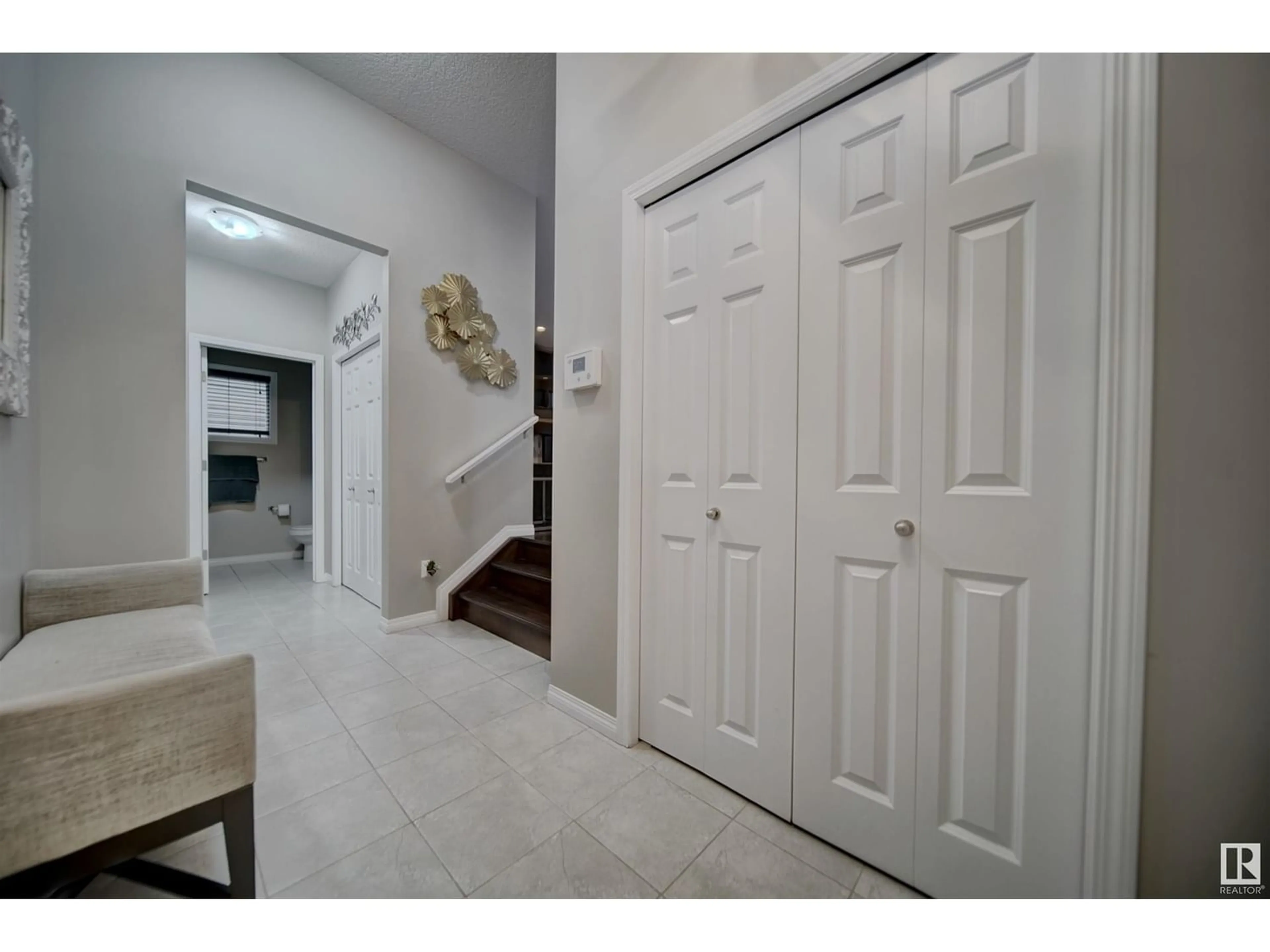 Indoor entryway for 3419 ABBOTT WY SW, Edmonton Alberta T6W2M3