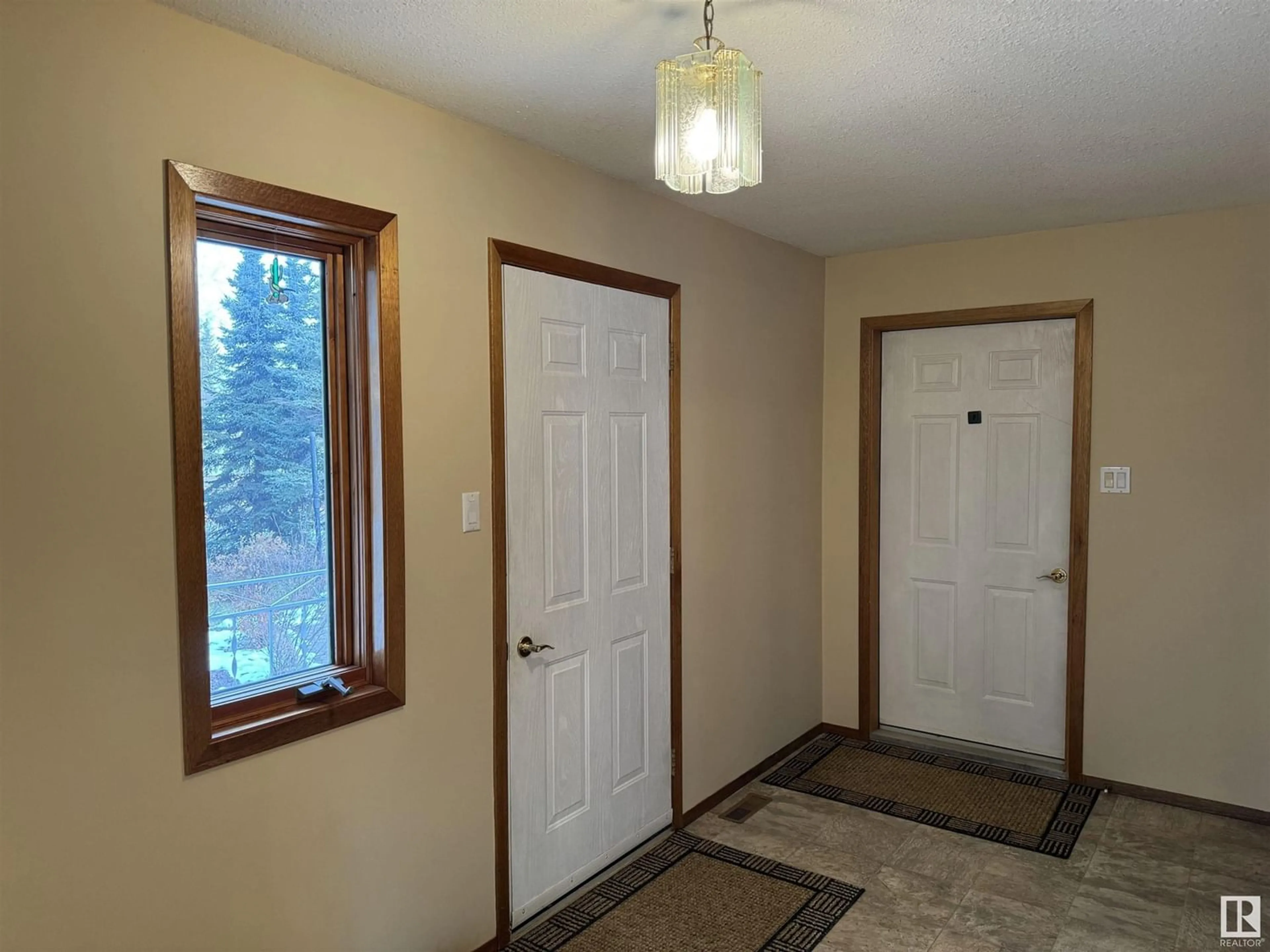 Indoor foyer for 41A 5429 TWP 494, Rural Brazeau County Alberta T0C1W0