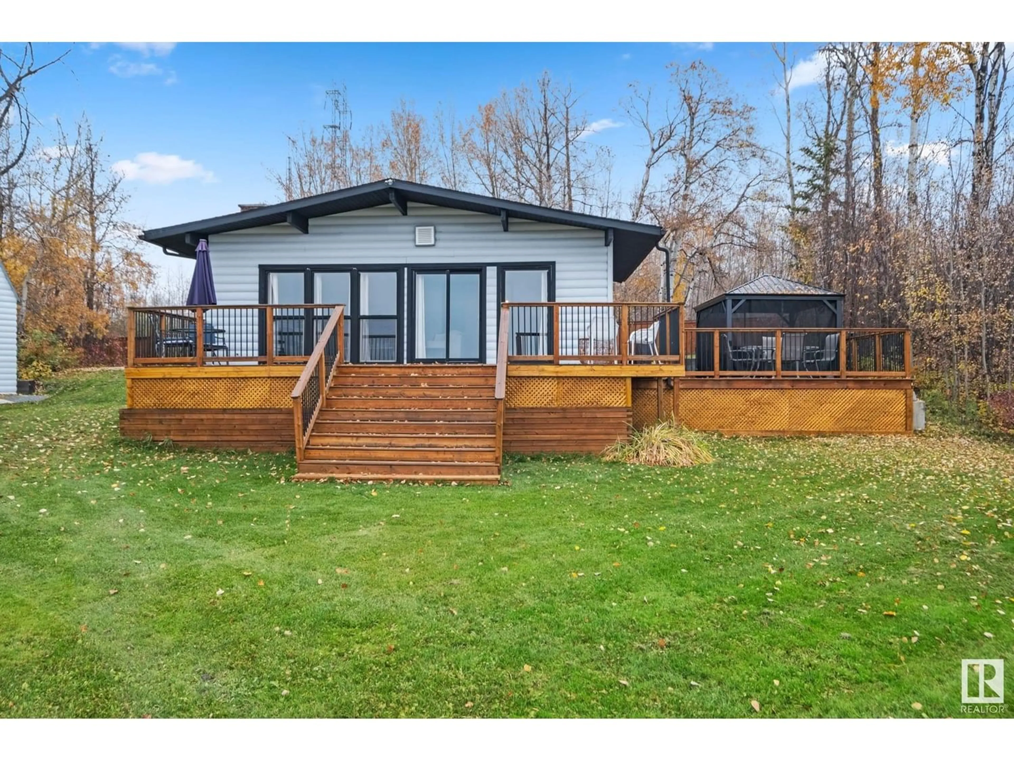 Frontside or backside of a home for 46 Railway AV, Rural Parkland County Alberta T0E2K0