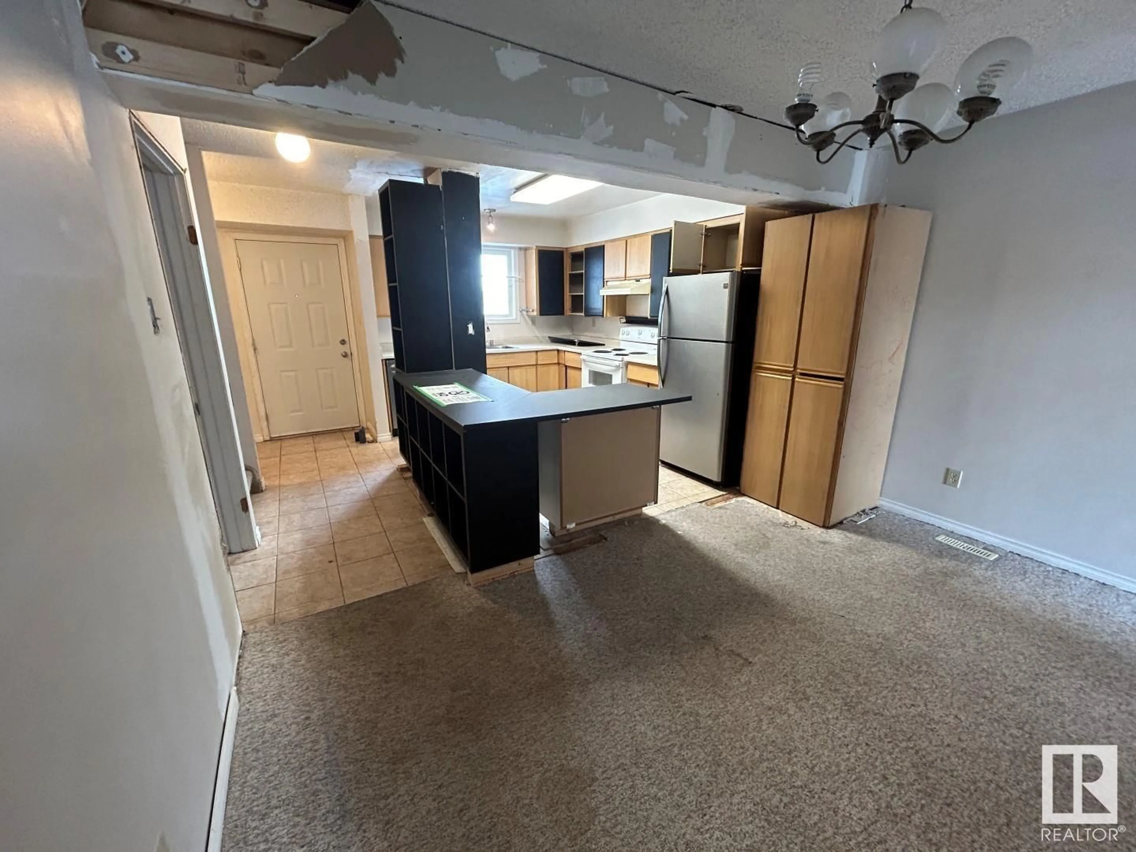 Standard kitchen for #78 7604 29 AV NW, Edmonton Alberta T6K3Z2