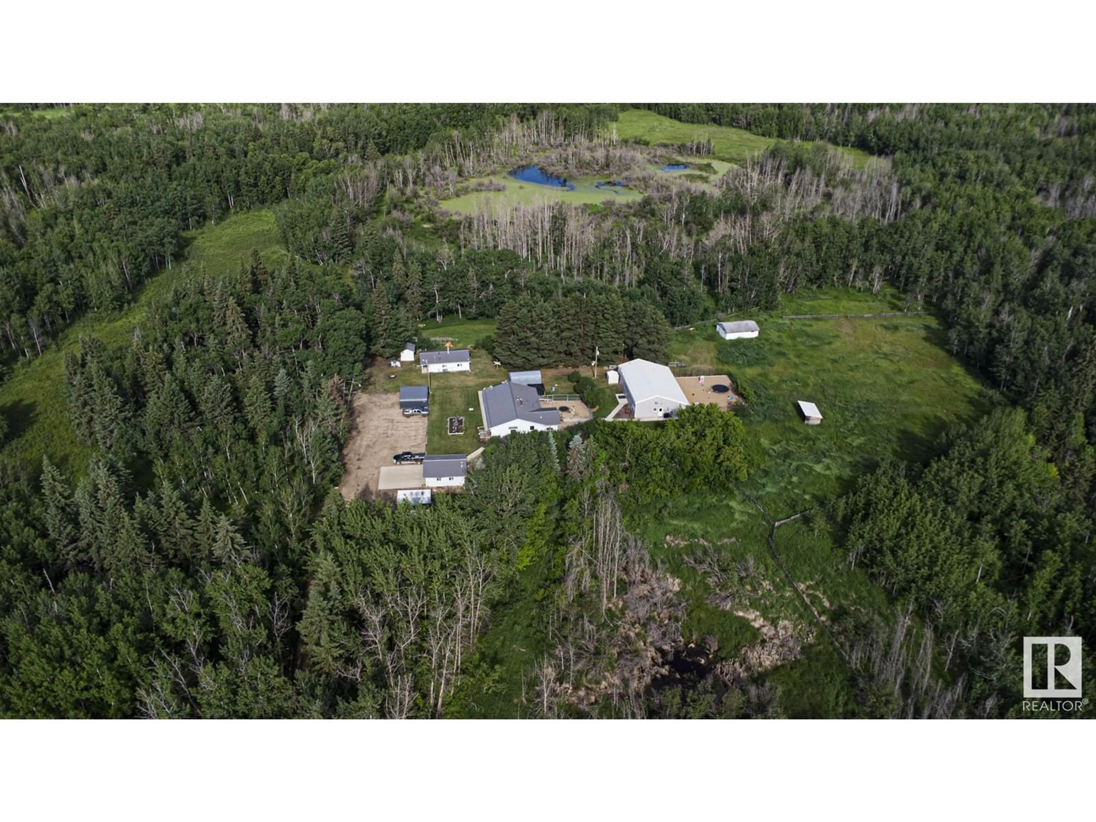 Cottage for 58418 RGE RD 223, Rural Thorhild County Alberta T0A3J0