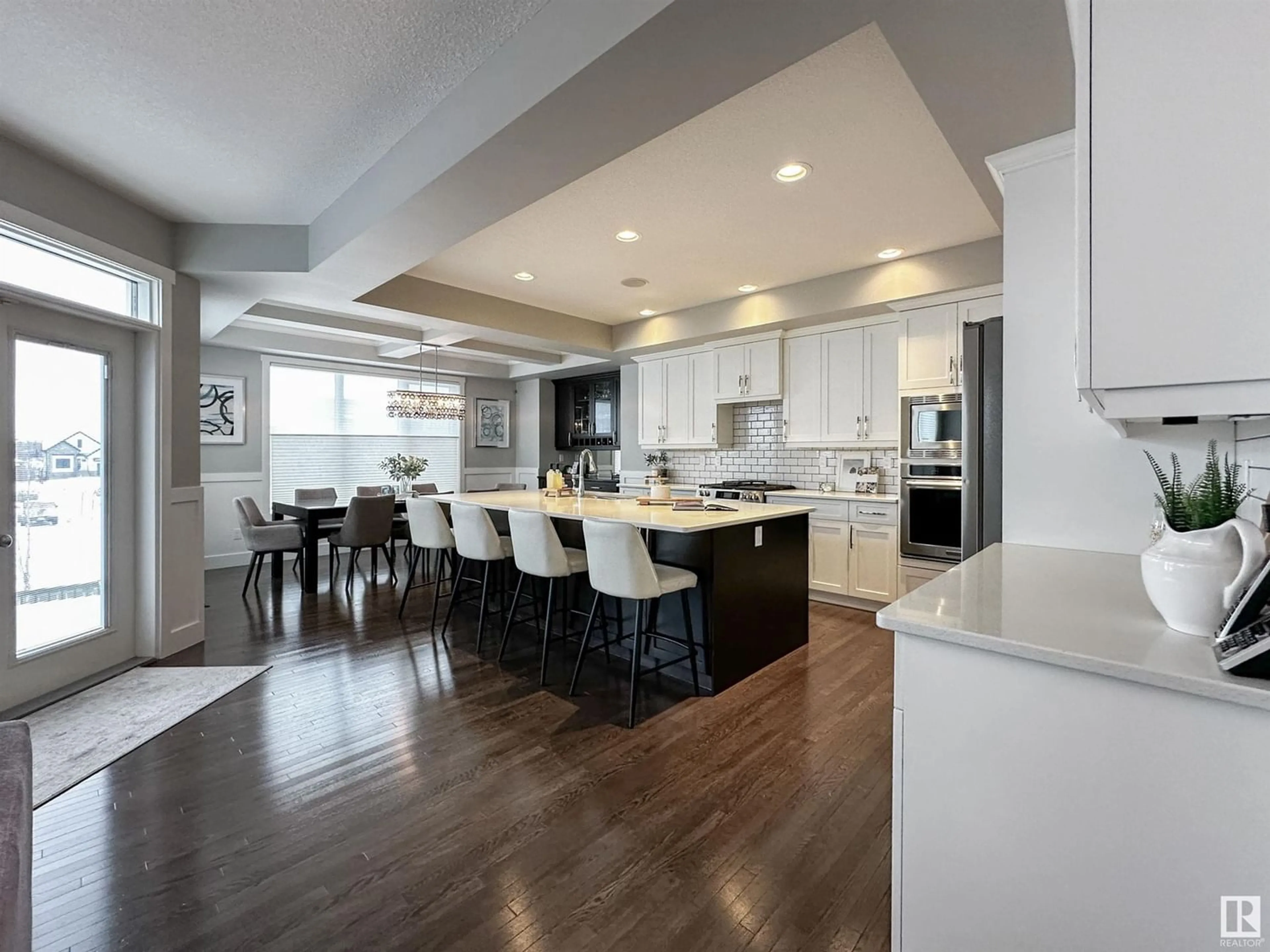 Contemporary kitchen for 56 ORCHARD CO, St. Albert Alberta T8N4K2