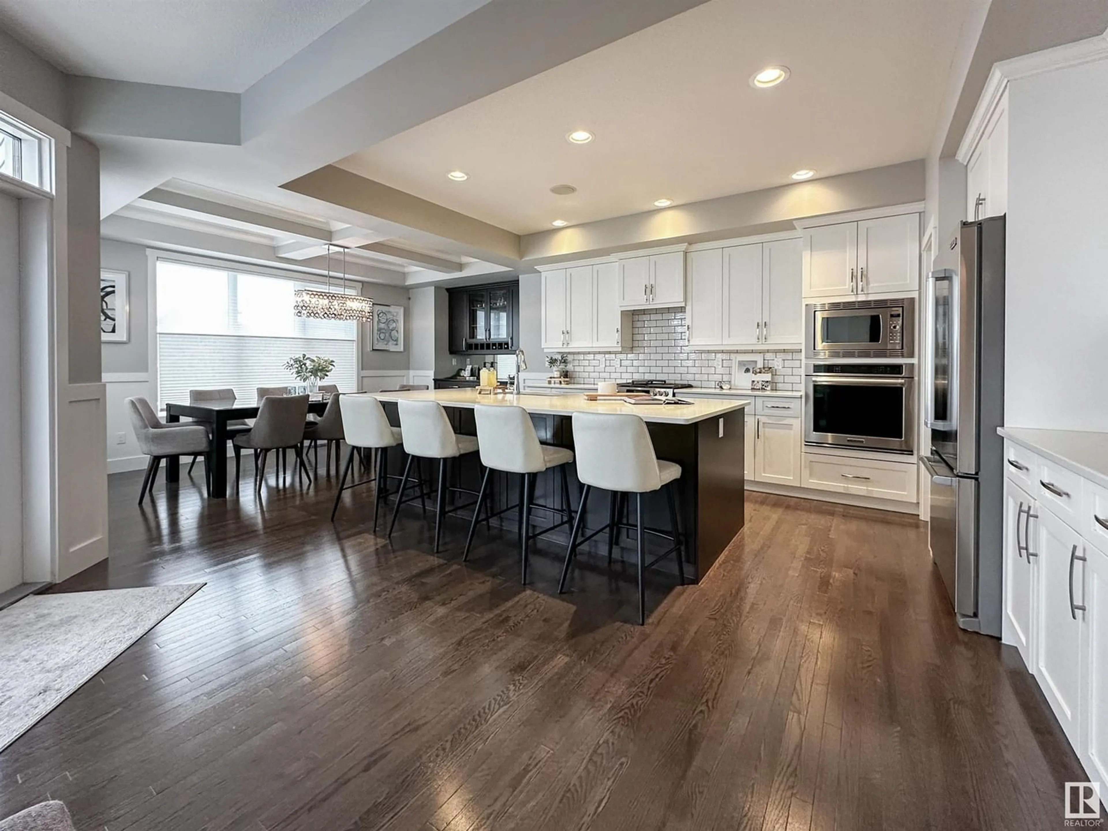 Contemporary kitchen for 56 ORCHARD CO, St. Albert Alberta T8N4K2