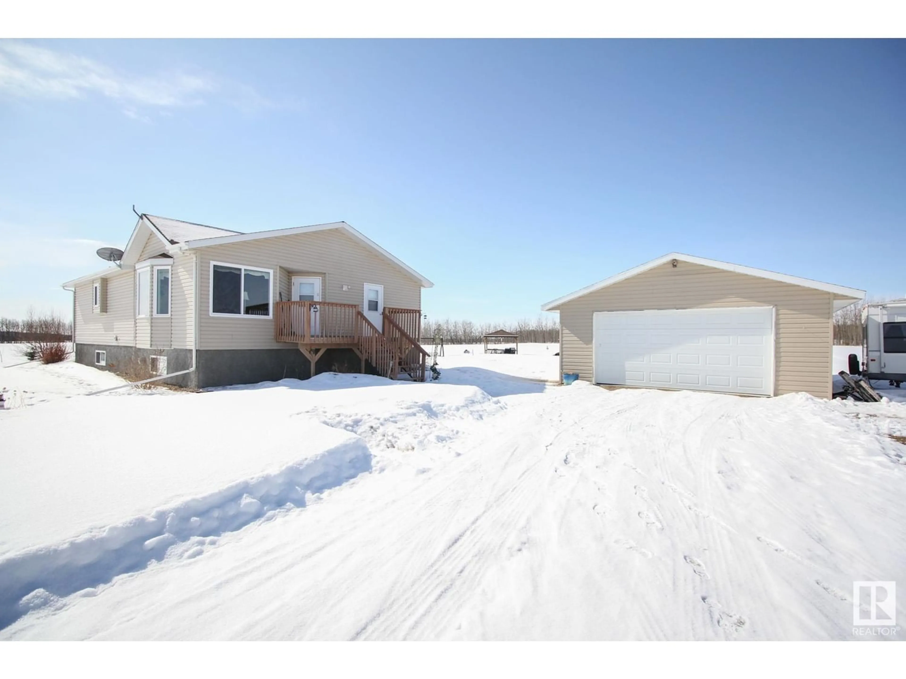 A pic from exterior of the house or condo for #102 11312 Twp Rd 594, Rural St. Paul County Alberta T0A0C0