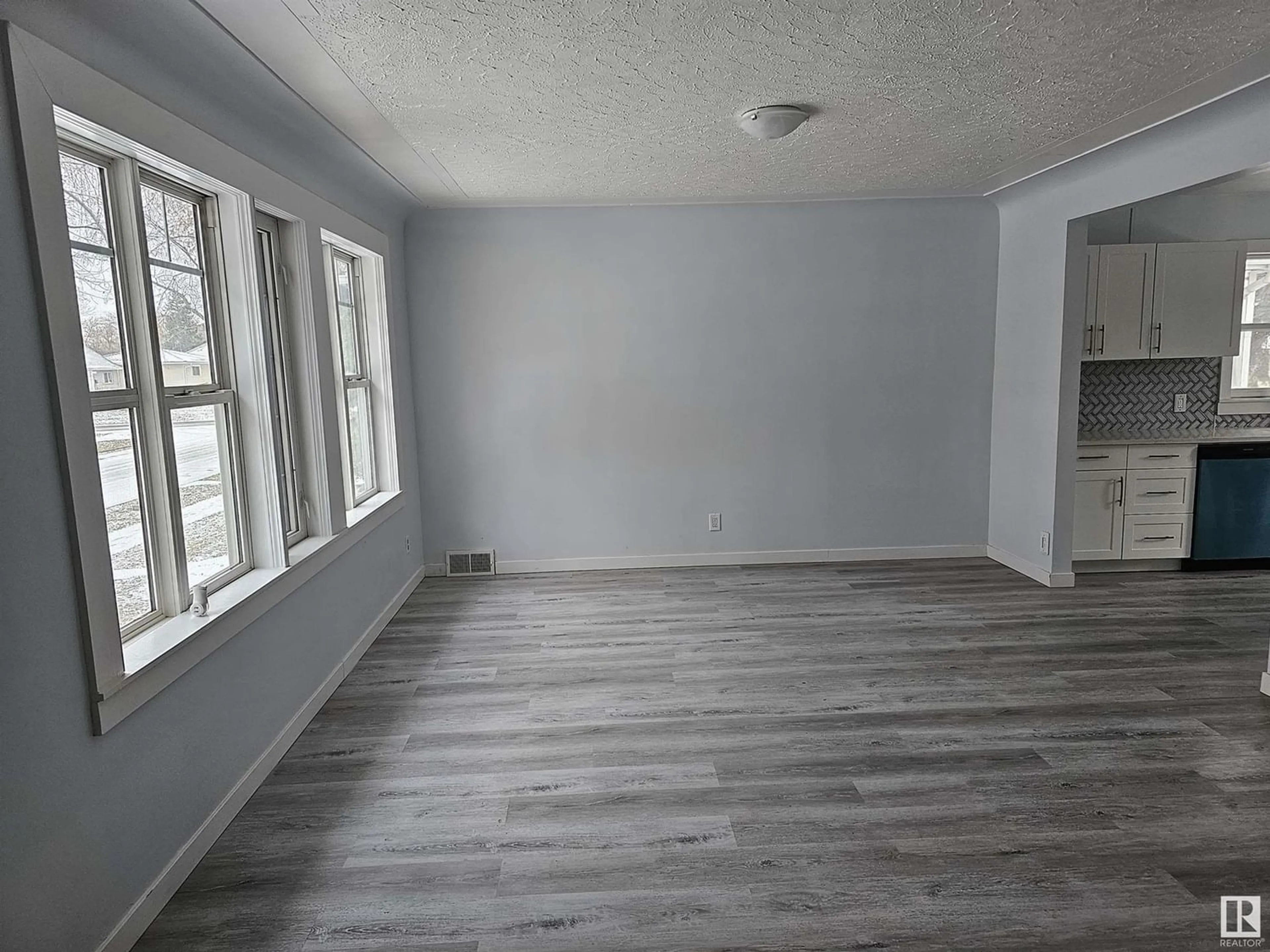 A pic of a room for 12412 96 ST NW, Edmonton Alberta T5G1W7