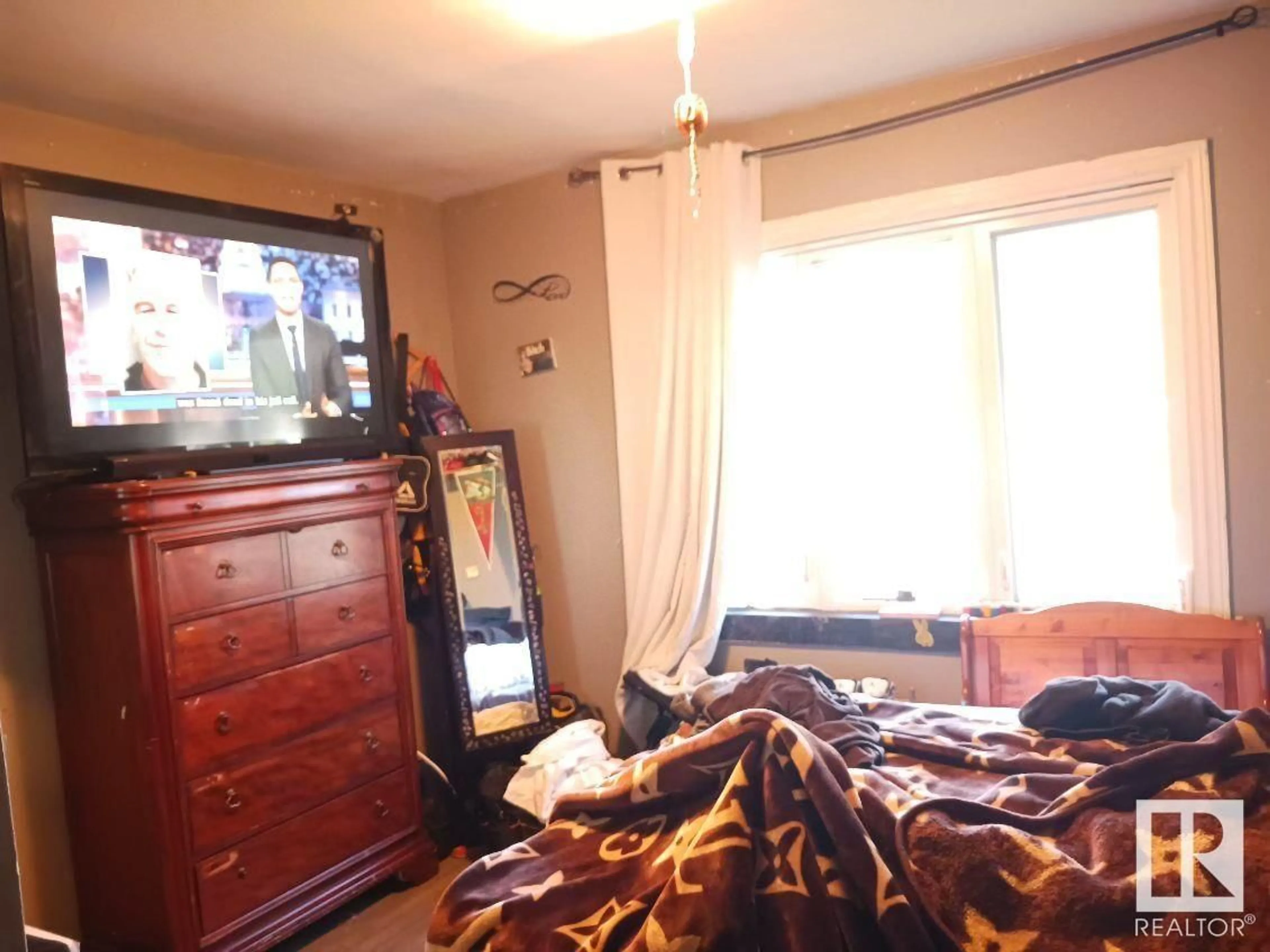 A pic of a room for 12310 76 ST NW, Edmonton Alberta T5B2E4