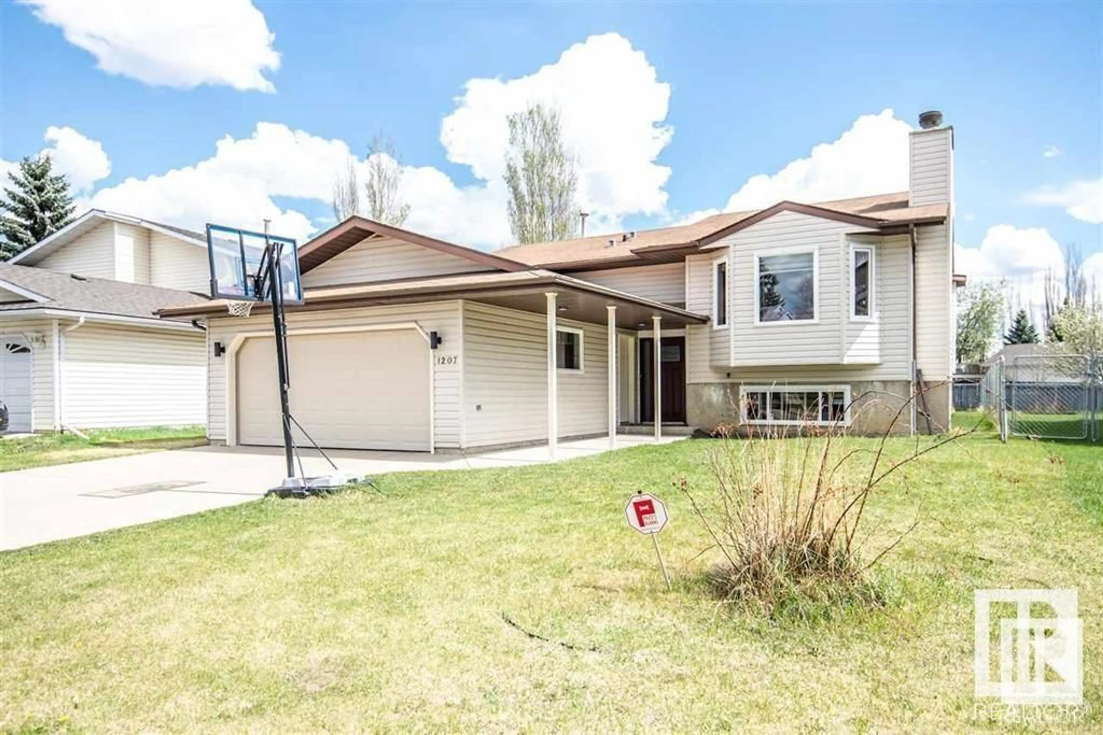 Frontside or backside of a home for 1207 54 ST NW, Edmonton Alberta T6L6J7