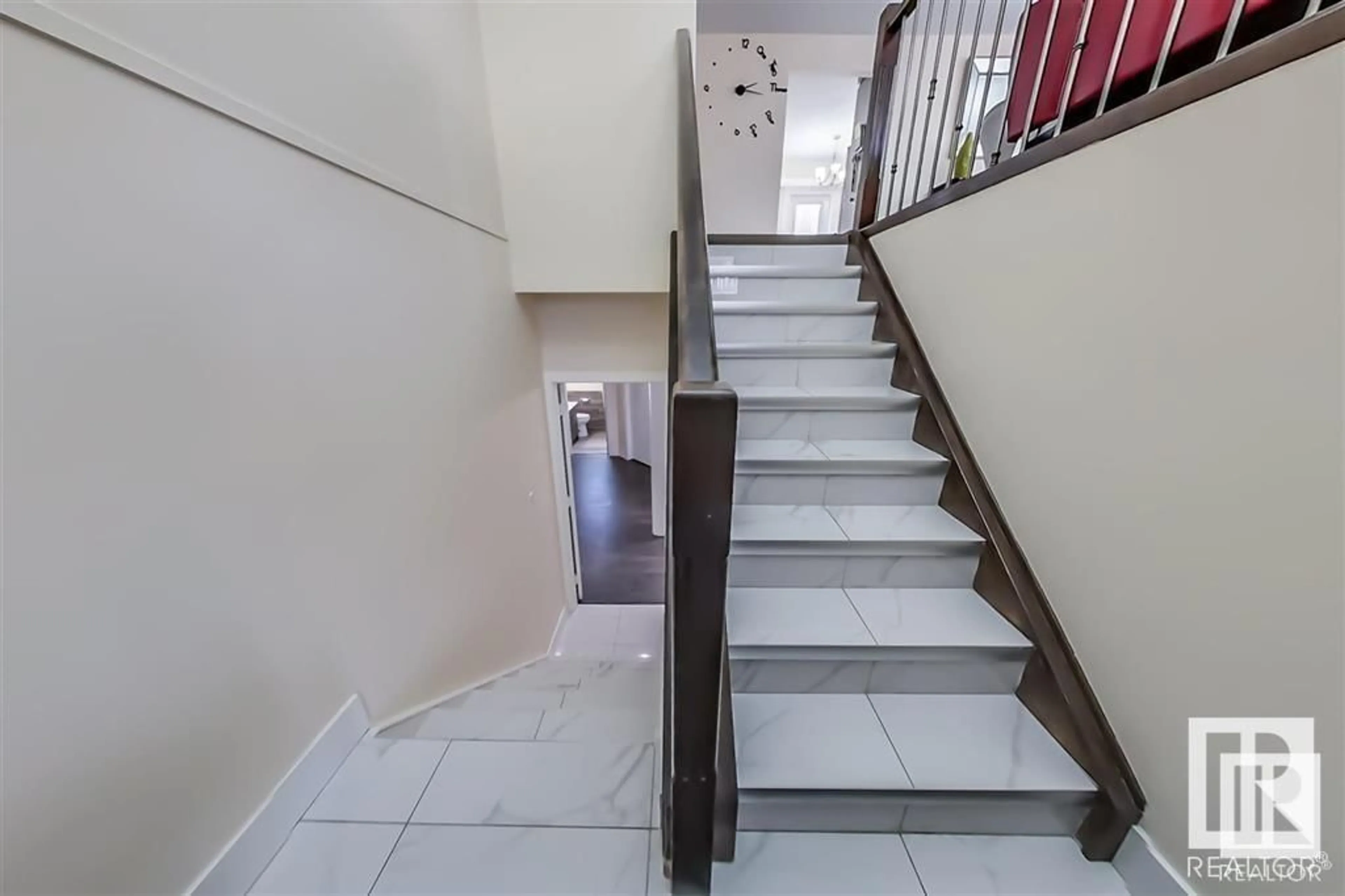 Stairs for 1207 54 ST NW, Edmonton Alberta T6L6J7