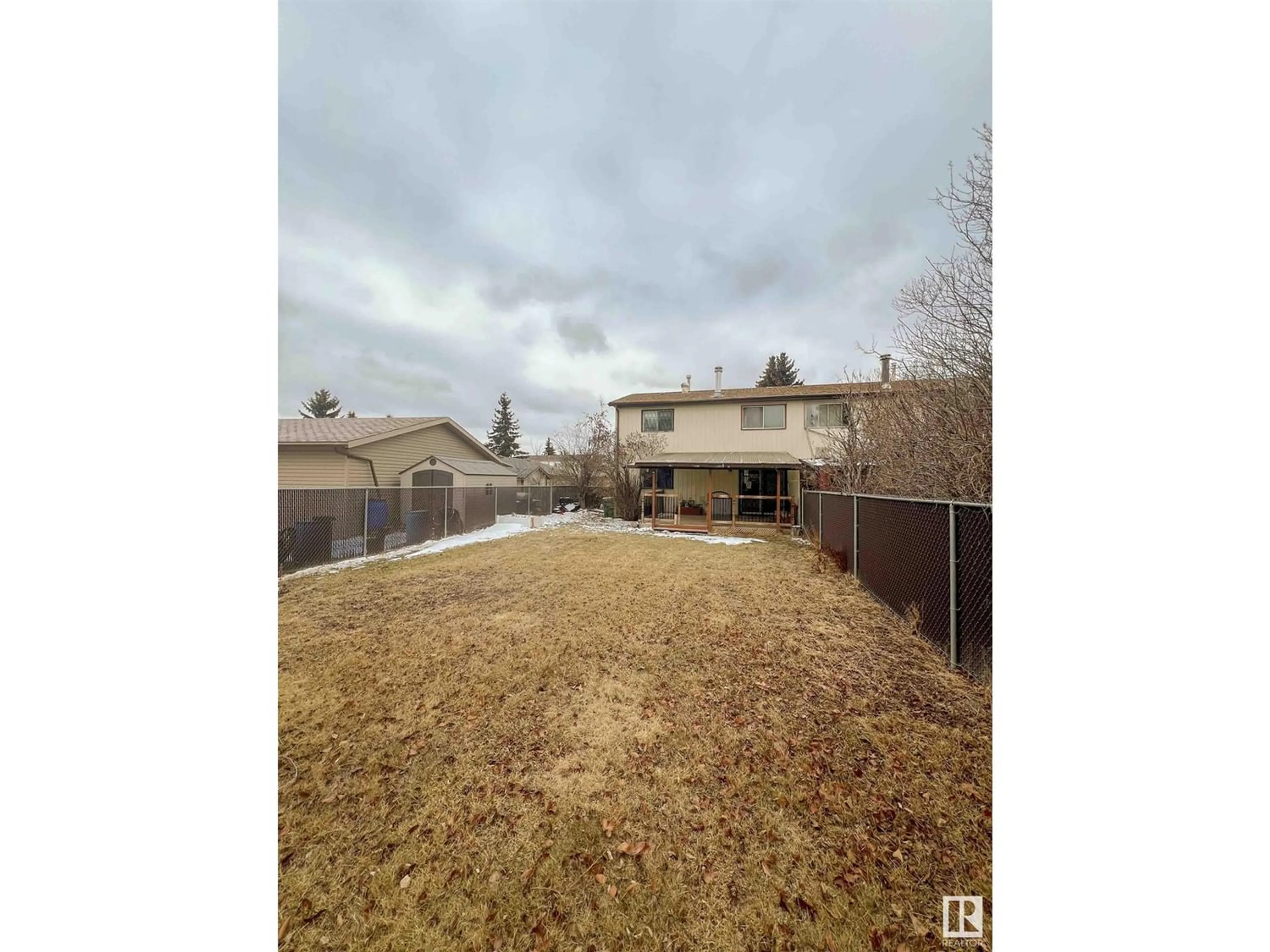 Fenced yard for 703 Grandin DR, Morinville Alberta T0G1P0