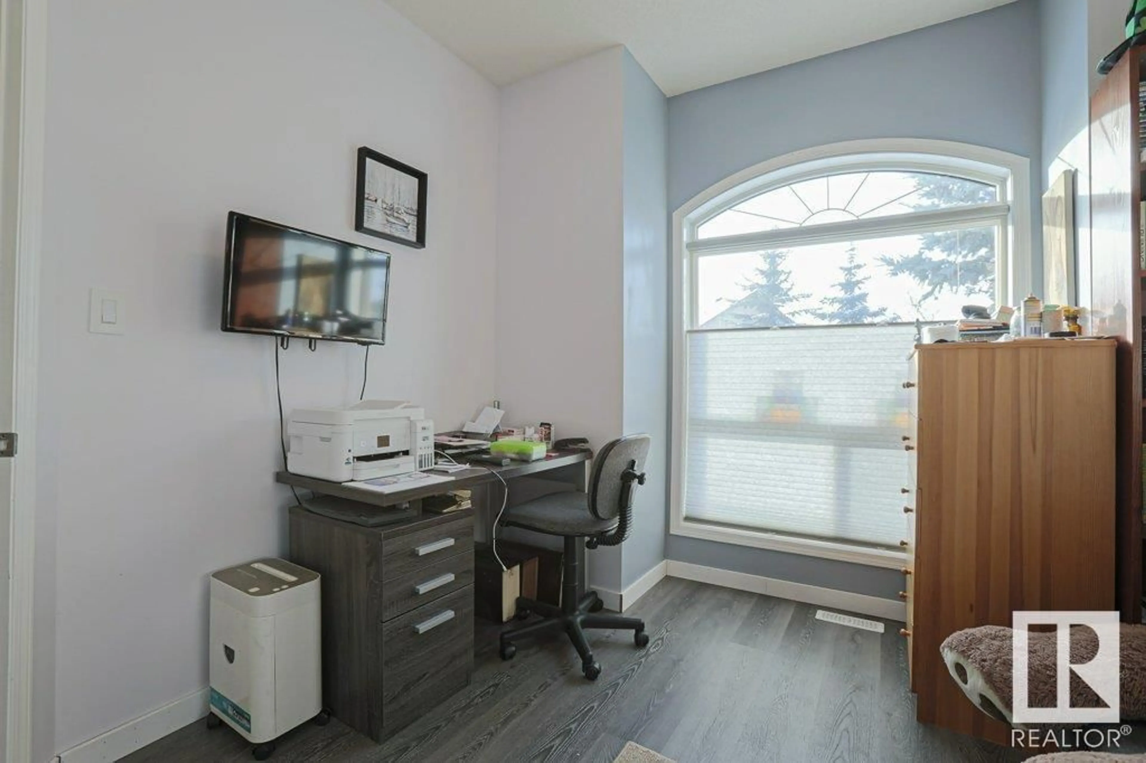 A pic of a room for #10 13615 34 ST NW, Edmonton Alberta T5A0B3