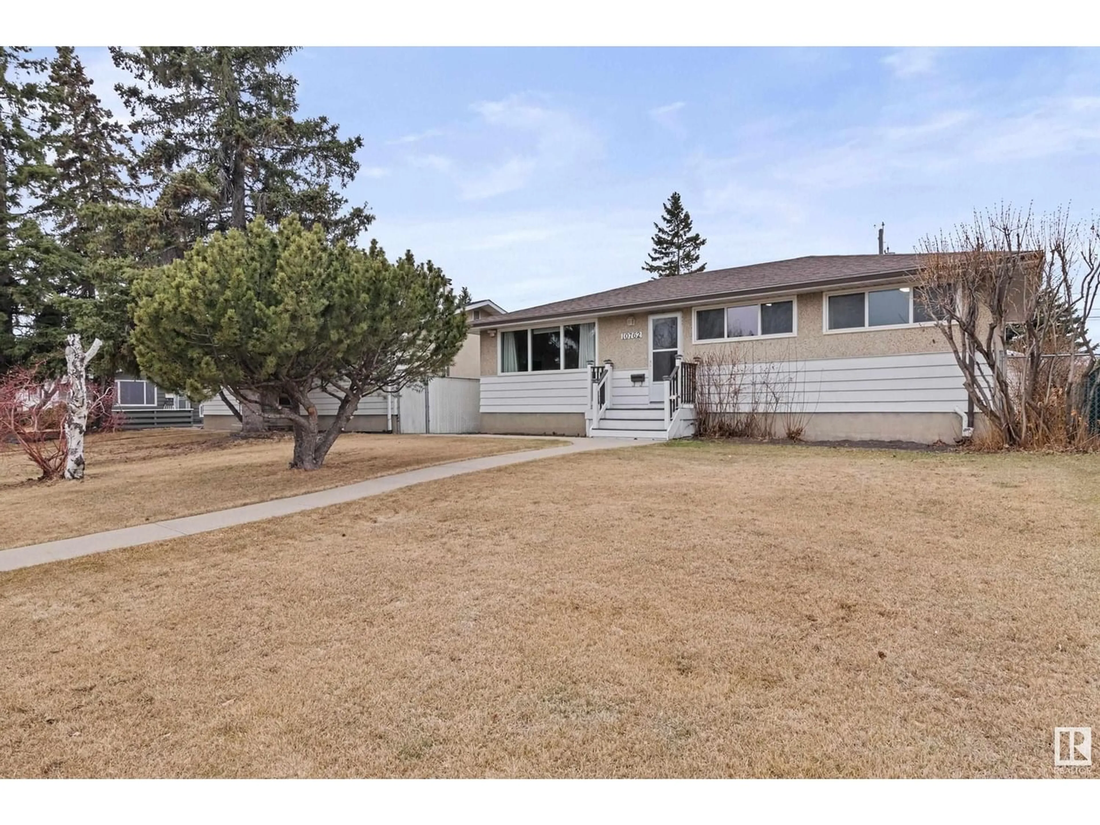 Frontside or backside of a home for 10762 164 street NW, Edmonton Alberta T5P3R9