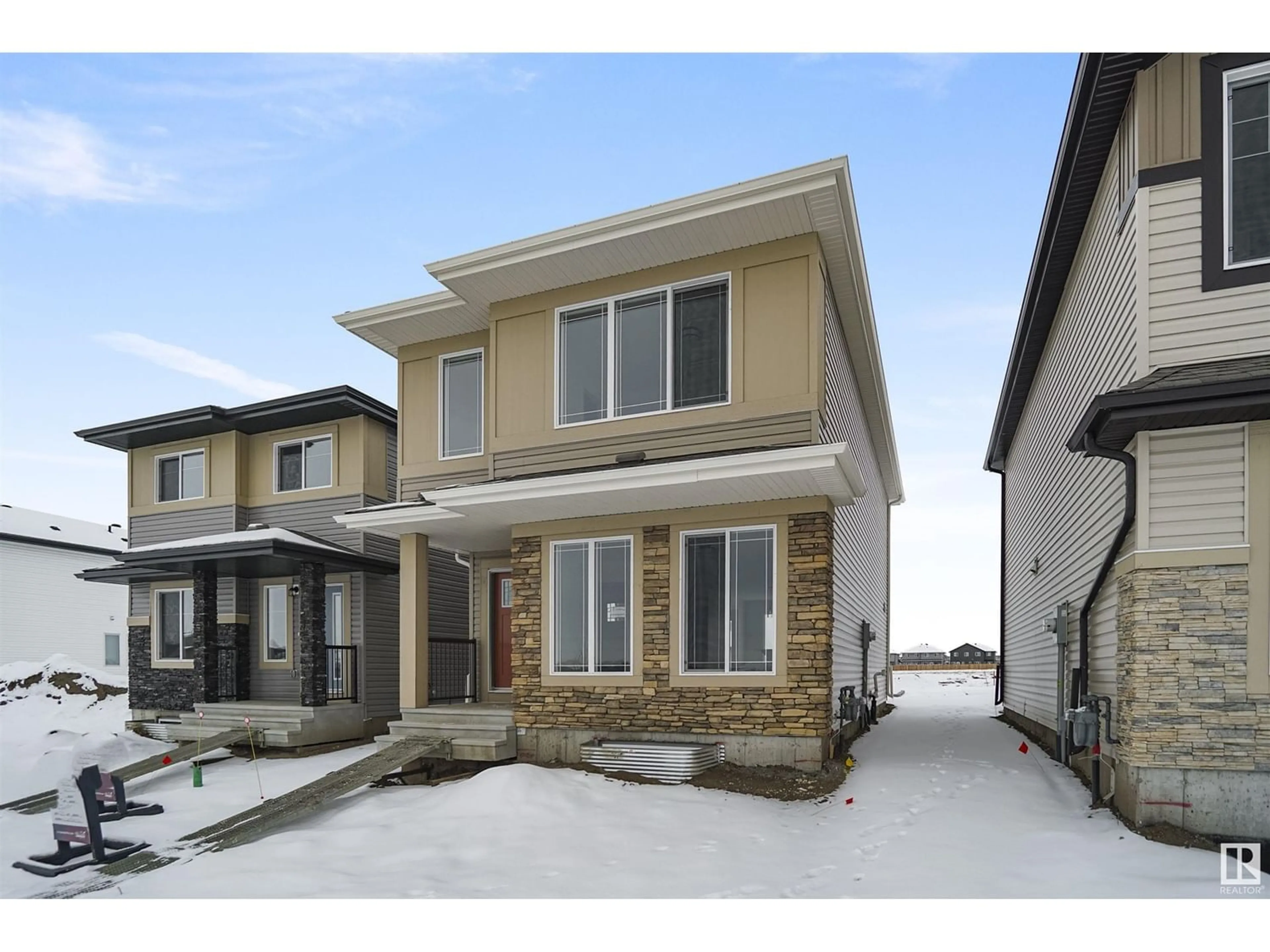 Frontside or backside of a home for 315 Sunland WY, Sherwood Park Alberta T8H2Y7