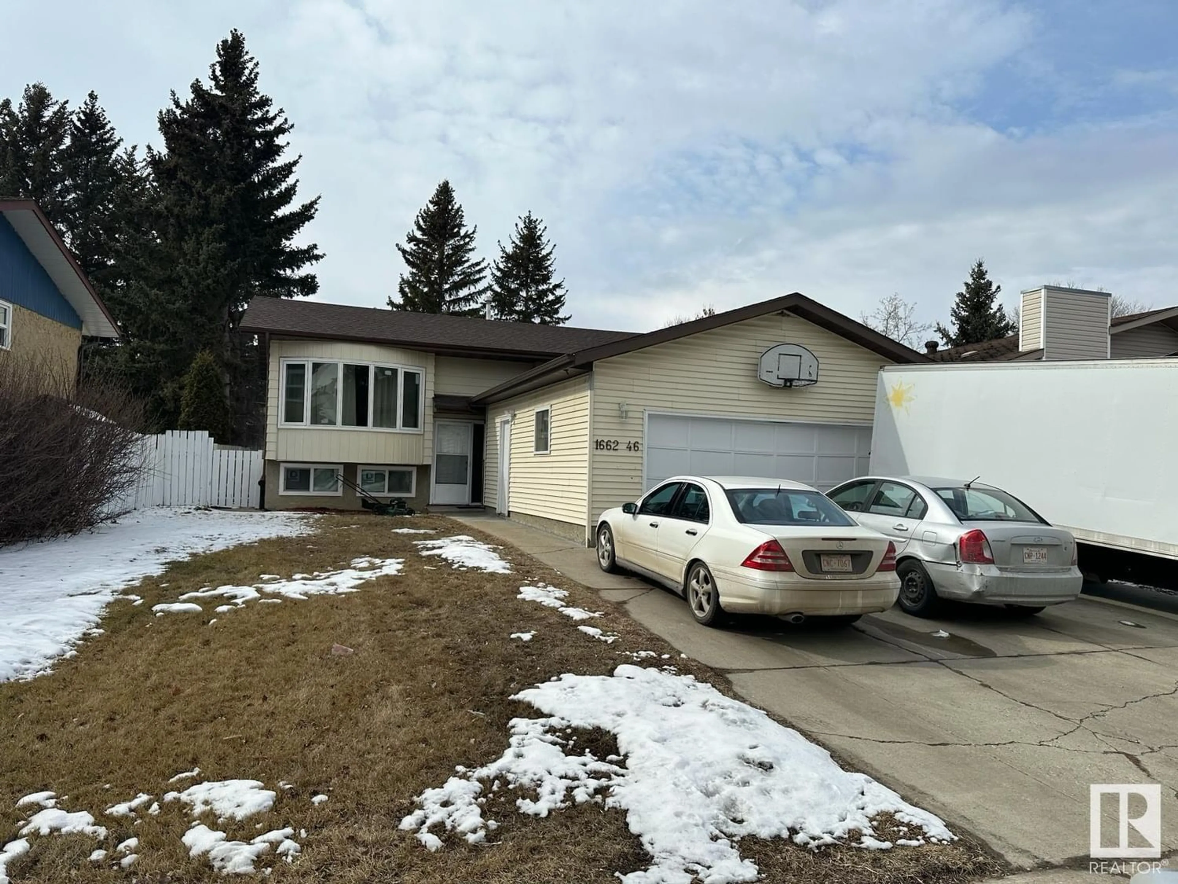 Frontside or backside of a home for 1662 46 ST NW, Edmonton Alberta T6L3H7