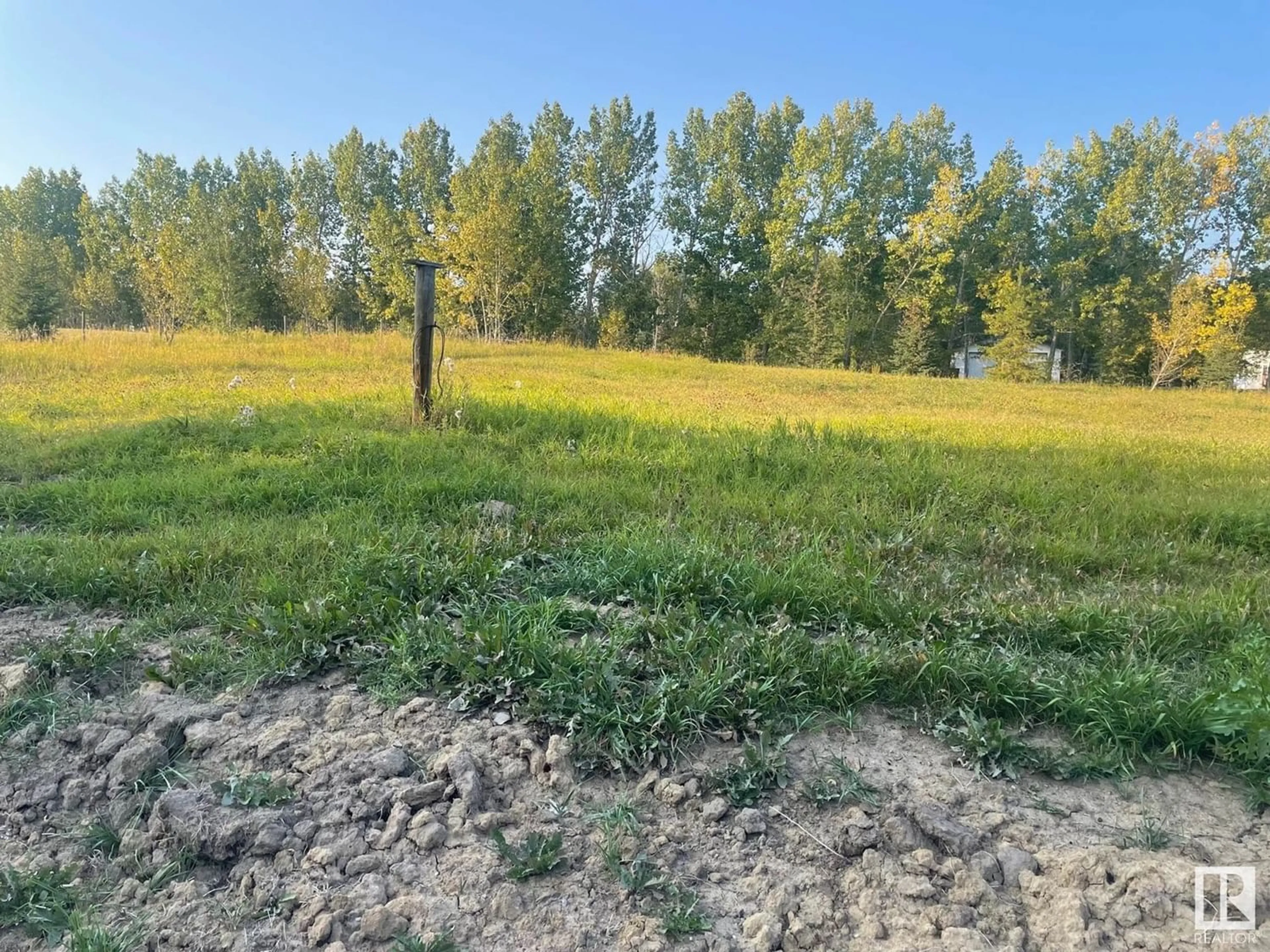 Fenced yard for 6 2415 TWP RD 521, Rural Parkland County Alberta T0E0H0