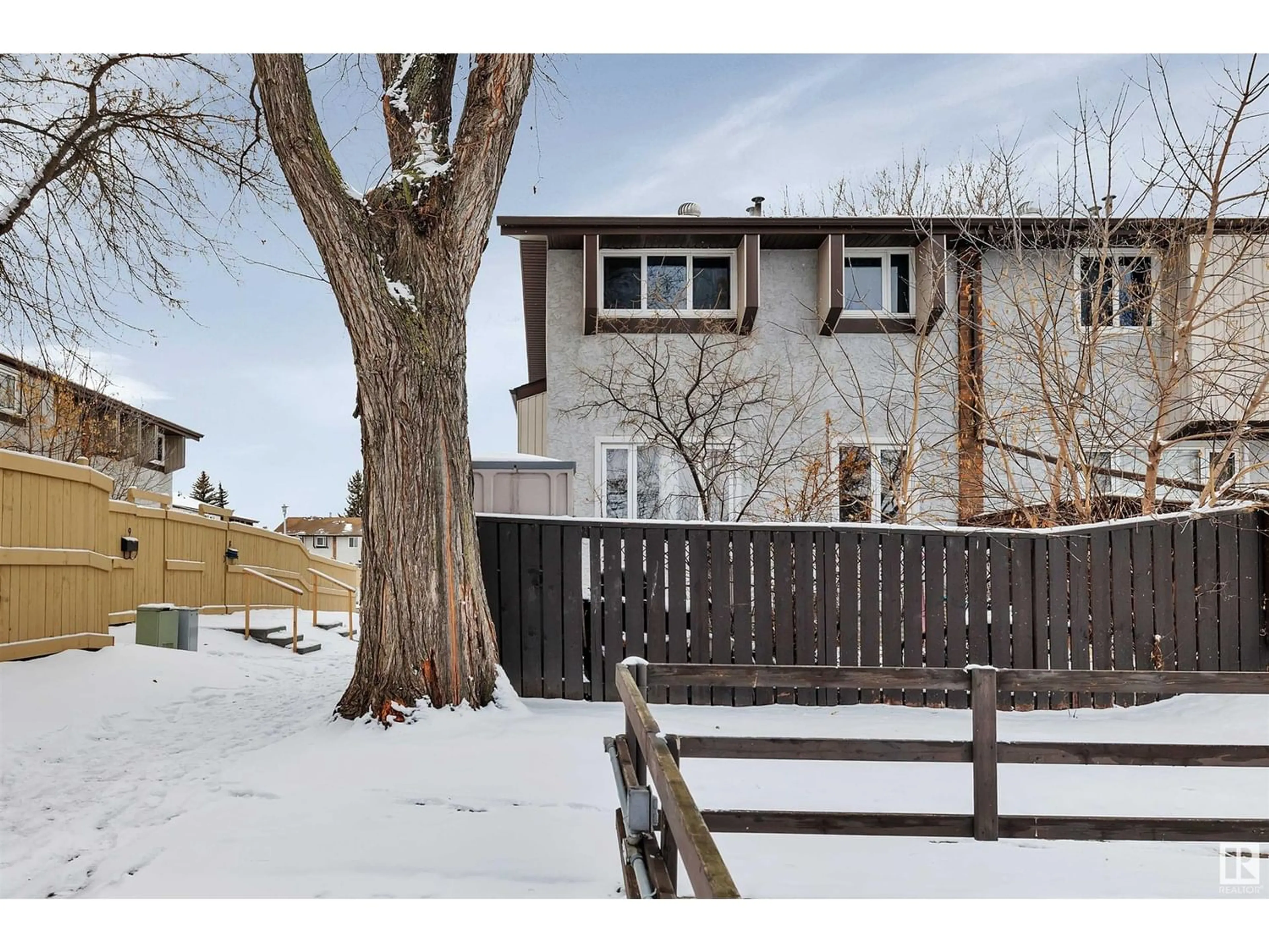 A pic from exterior of the house or condo for #1 14120 80 ST NW, Edmonton Alberta T5C1L6