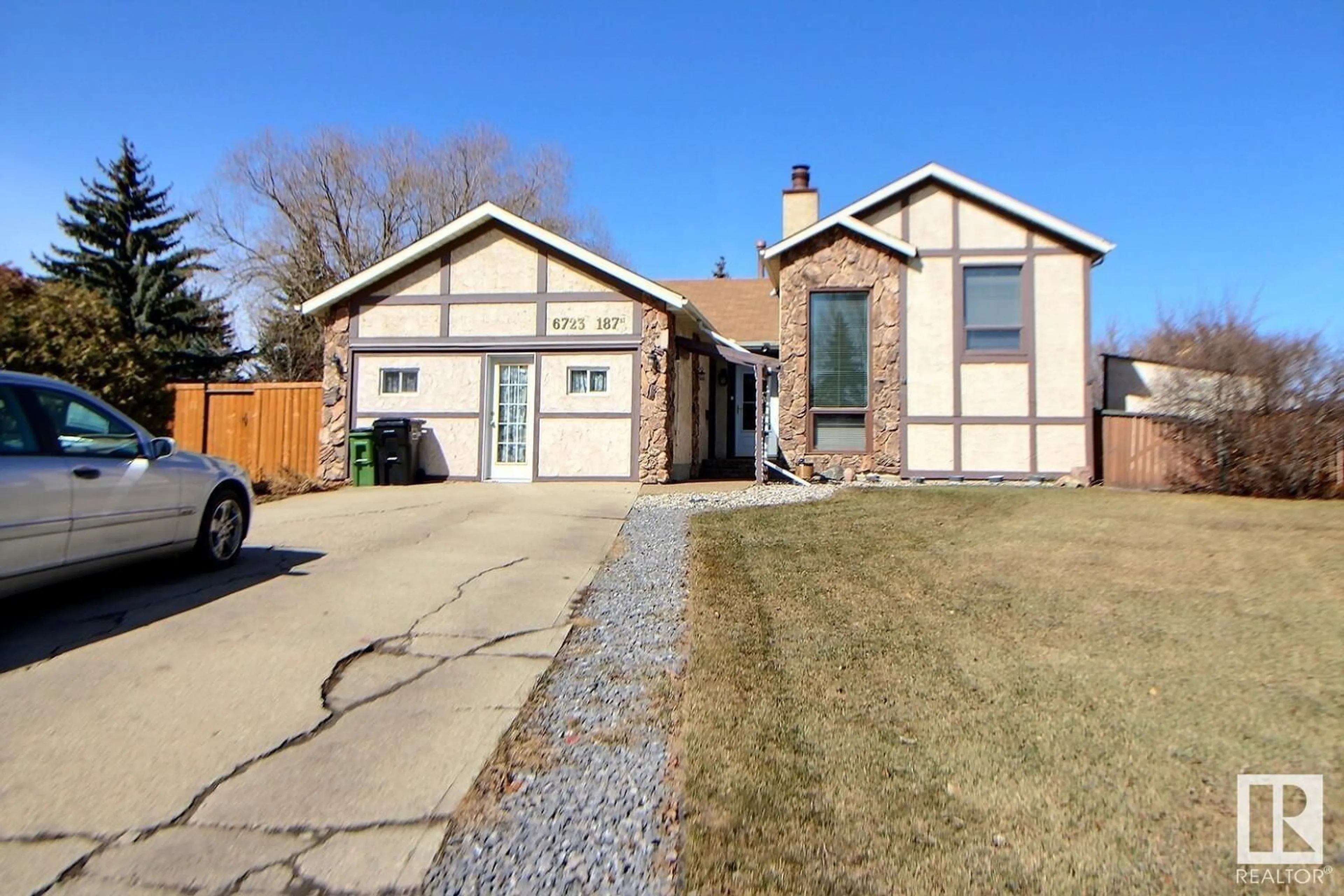 Frontside or backside of a home for 6723 187 ST NW, Edmonton Alberta T5T2M9