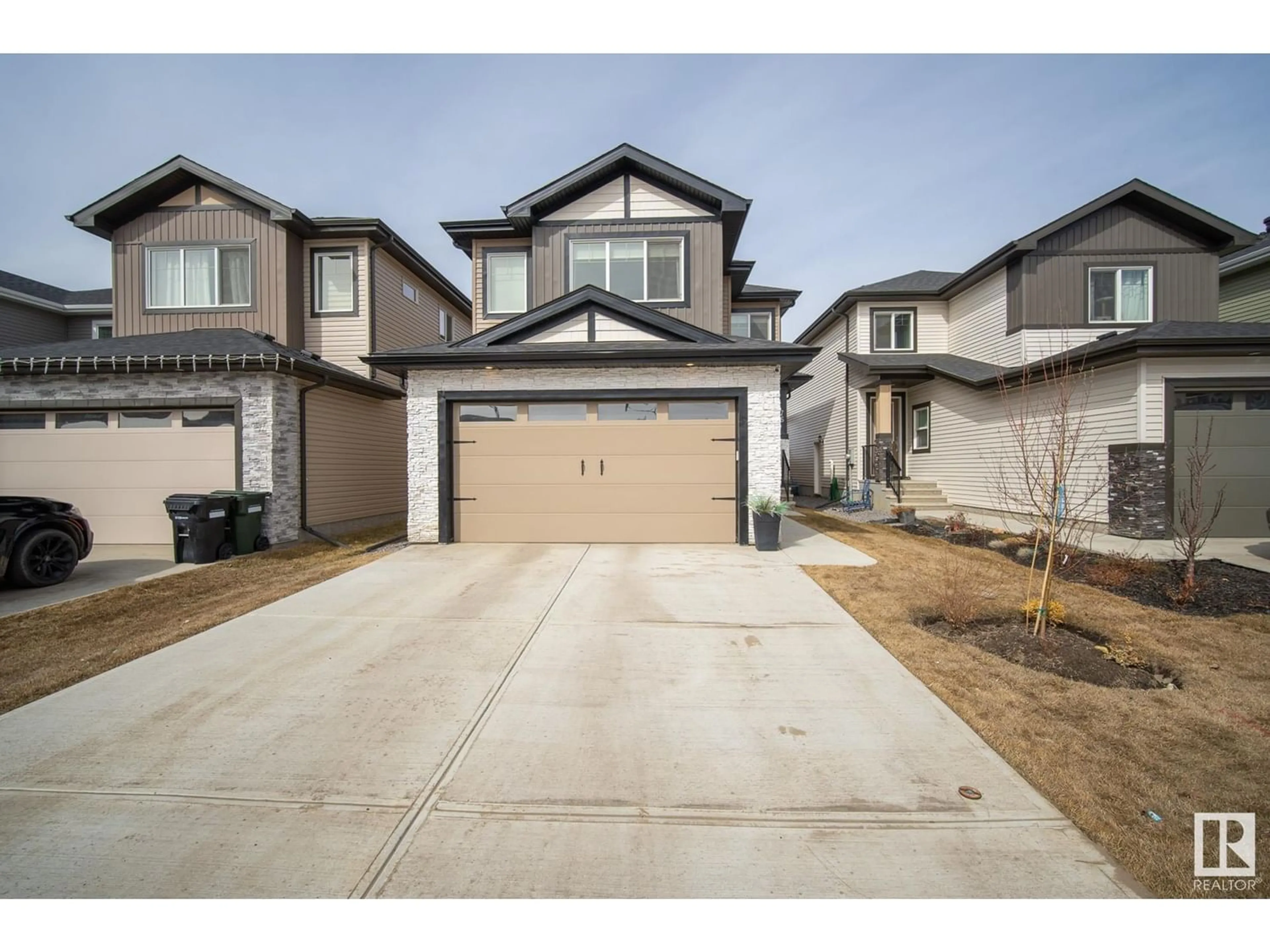 Frontside or backside of a home for 76 MEADOWLINK CM, Spruce Grove Alberta T7X0P3