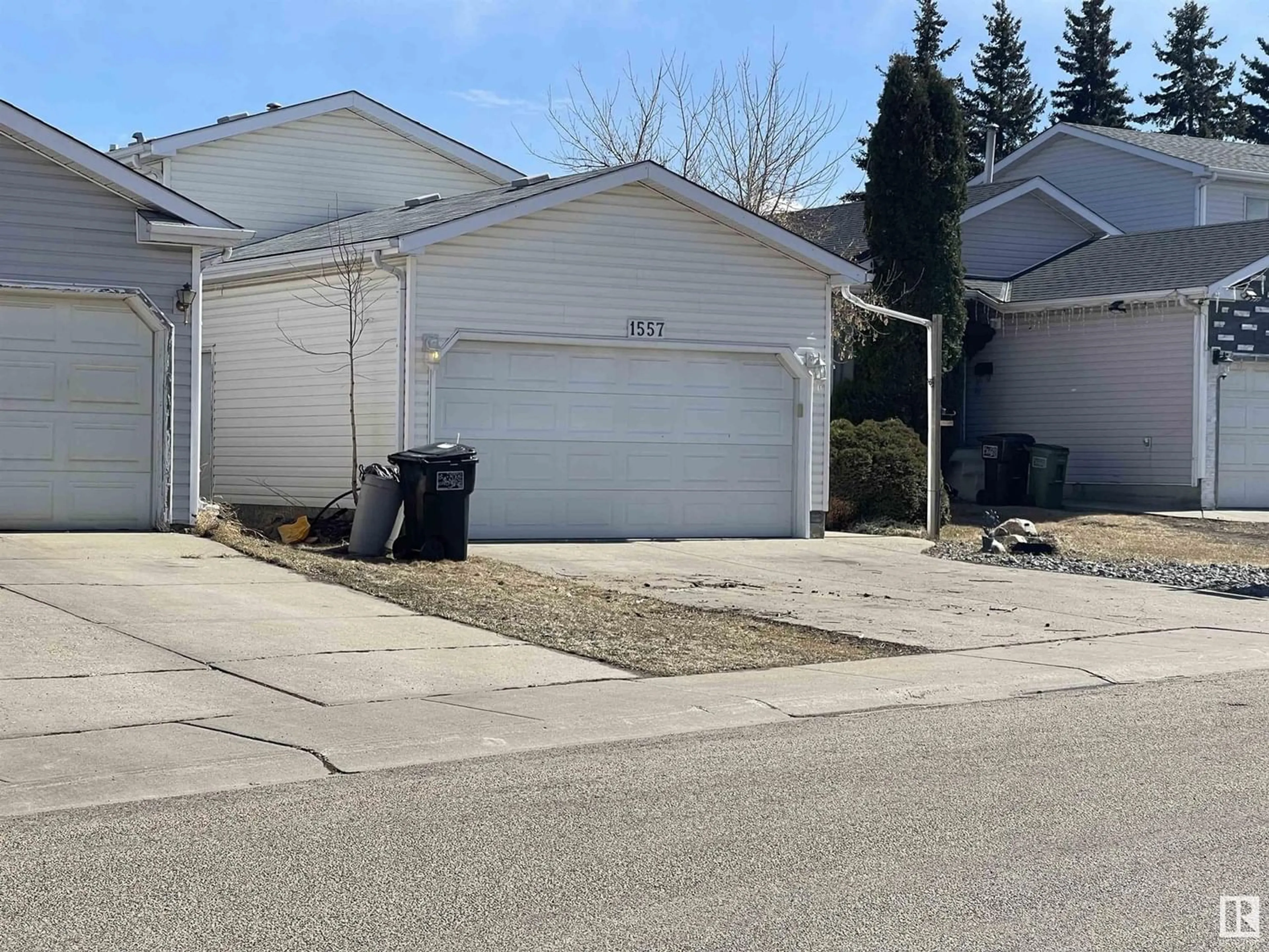 Frontside or backside of a home for 1557 49A ST NW, Edmonton Alberta T6L6Y6