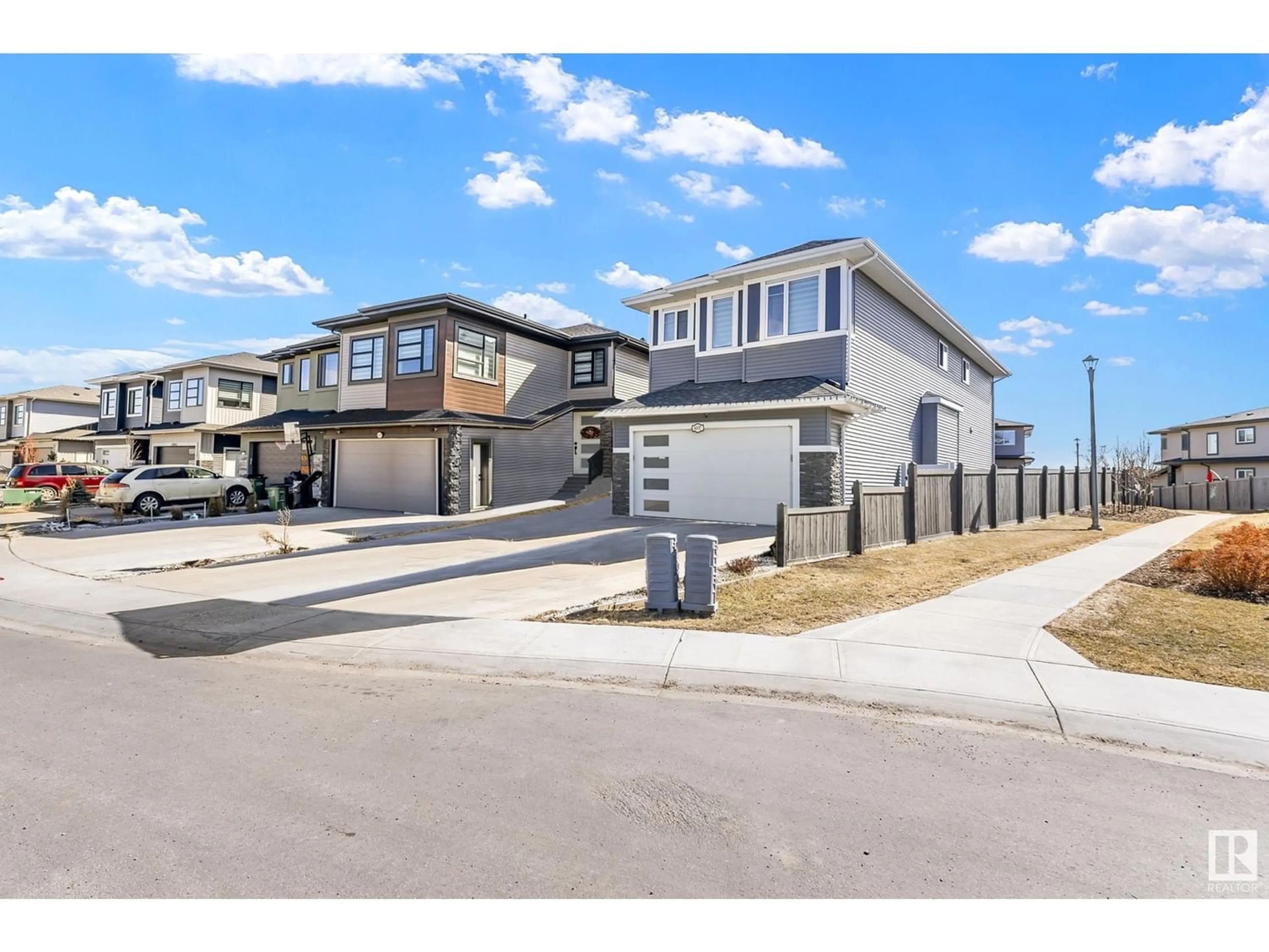 Frontside or backside of a home for 8037 174A AV NW, Edmonton Alberta T5Z0R7