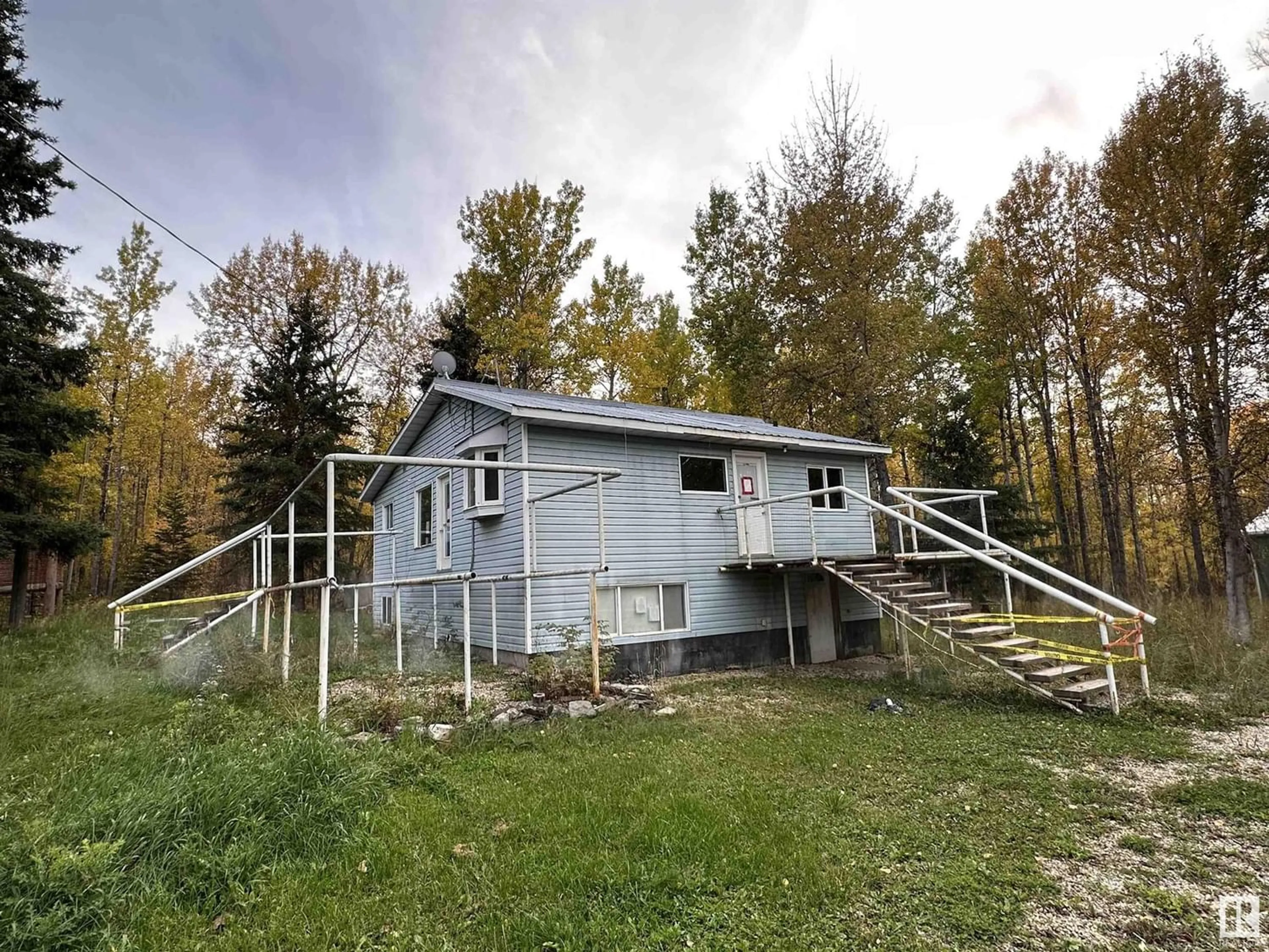 Cottage for 47426 A & B RR63, Rural Brazeau County Alberta T0C0S0