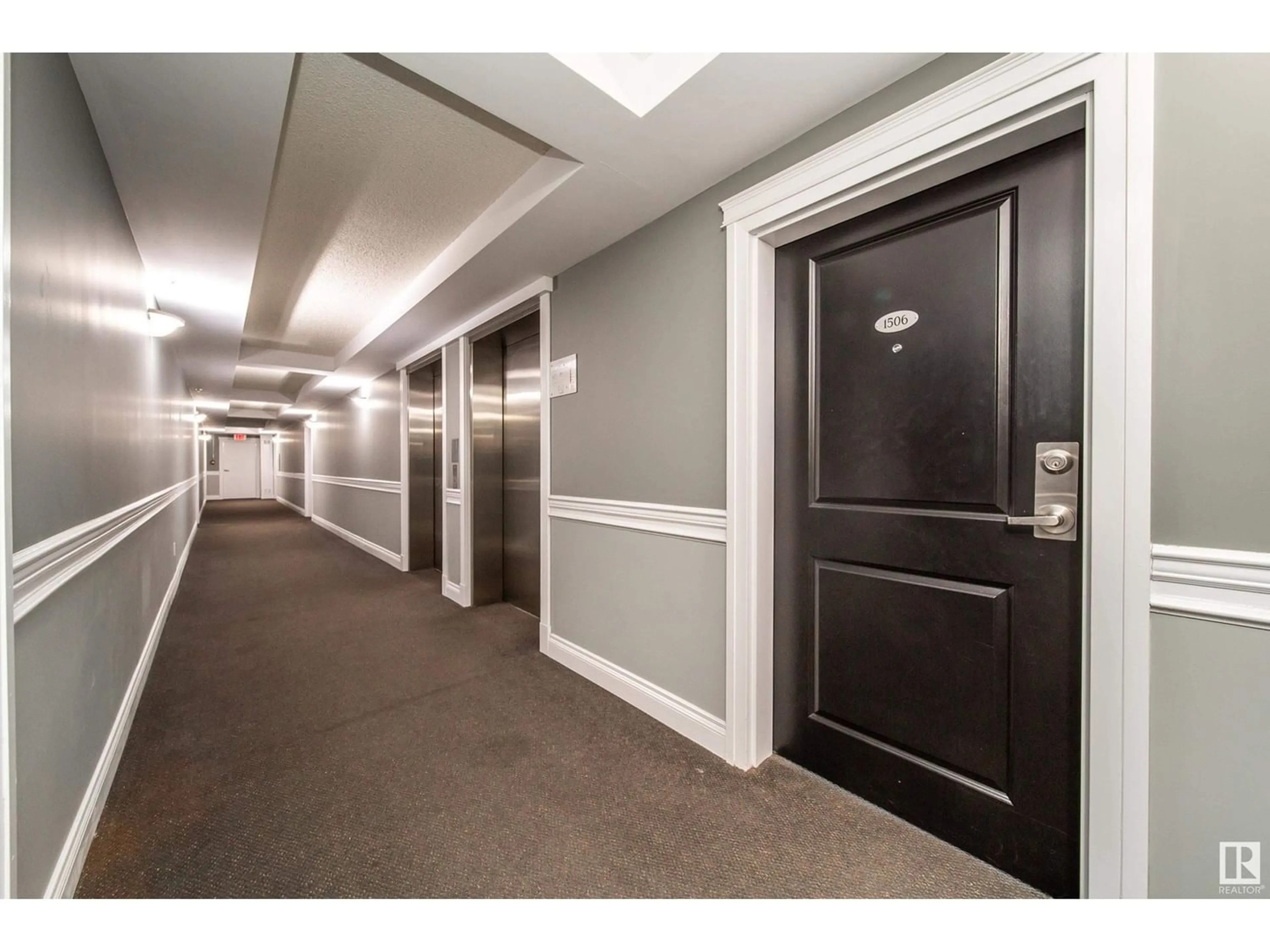 Indoor foyer for #1506 10180 104 ST NW, Edmonton Alberta T5J1A7