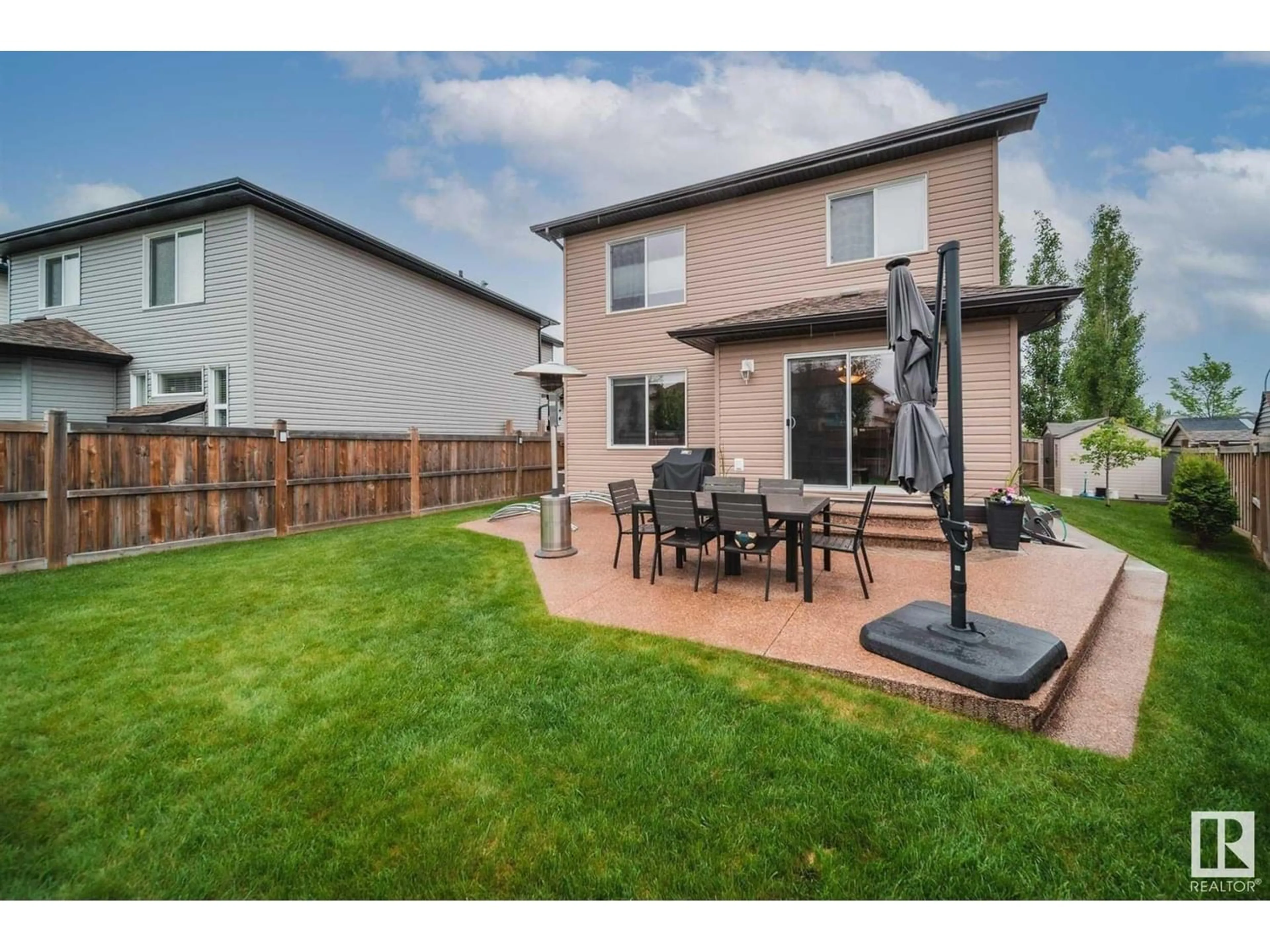 Patio for 6032 Schonsee WY NW, Edmonton Alberta T5Z0C8