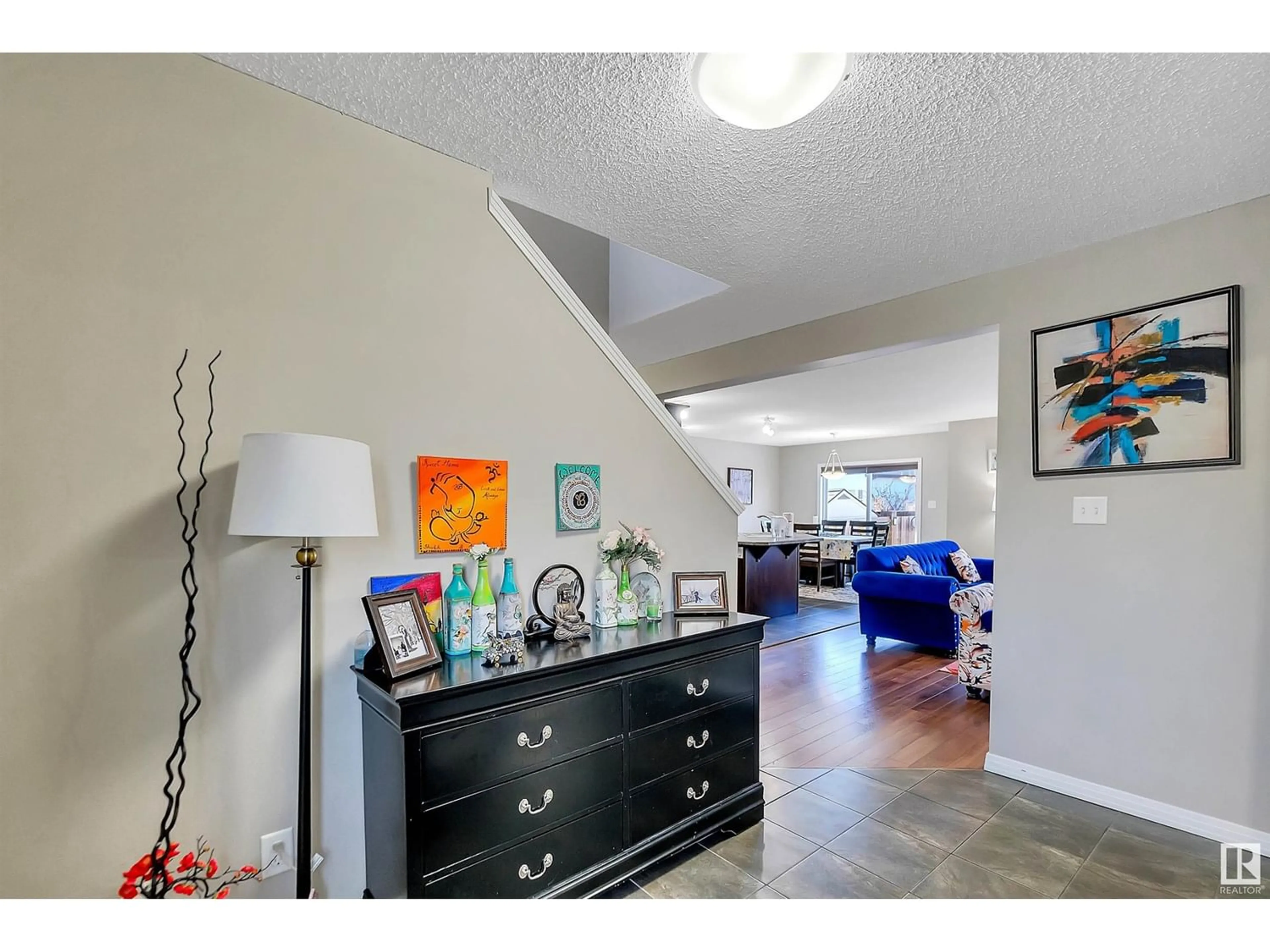 Indoor entryway for 6032 Schonsee WY NW, Edmonton Alberta T5Z0C8