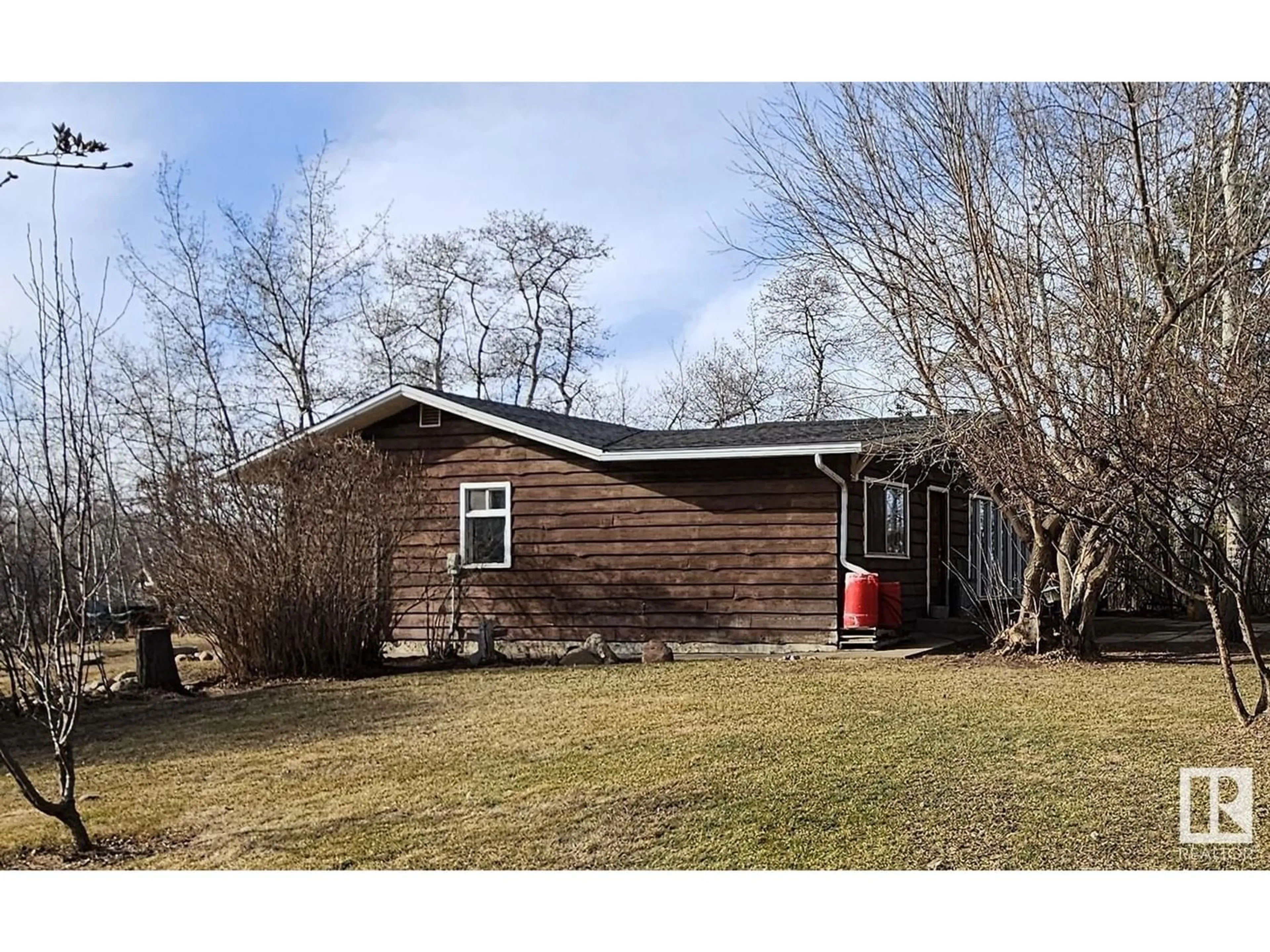 Cottage for 19301 Township Rd 515A, Rural Beaver County Alberta T0B4J5
