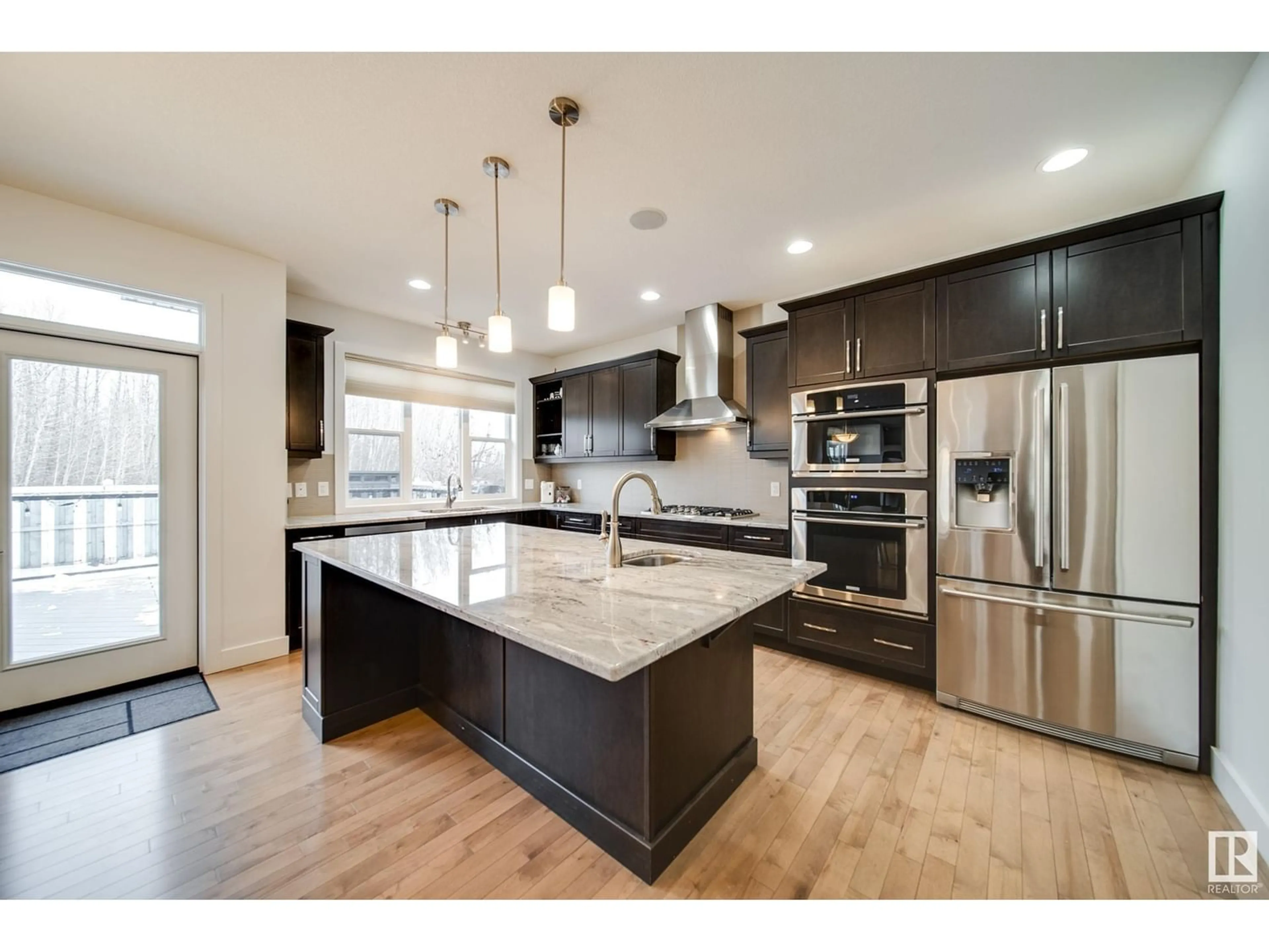 Contemporary kitchen for 14 EDGEWATER TC, St. Albert Alberta T8N4G5