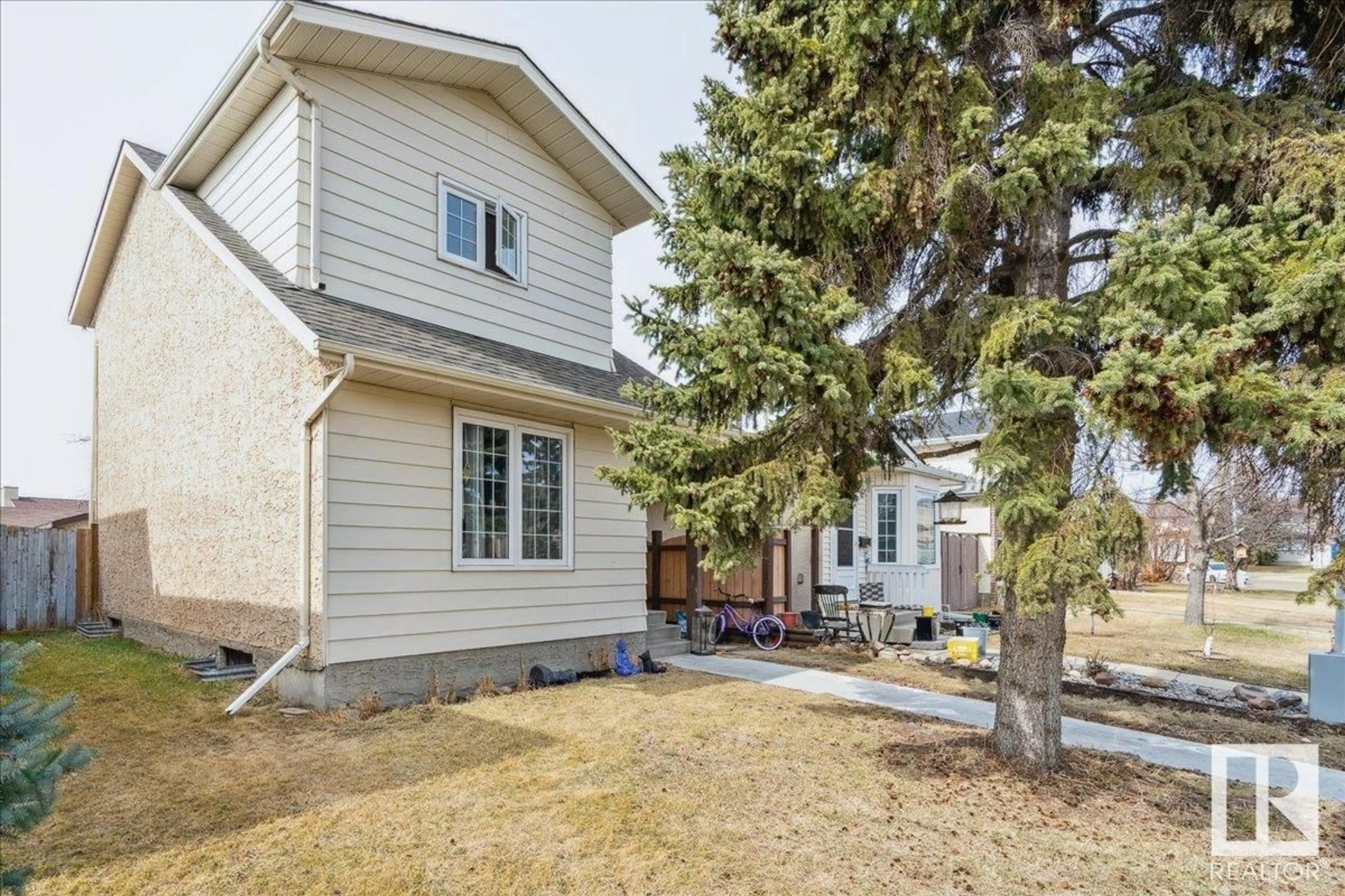 A pic from exterior of the house or condo for 4132 36 ST NW, Edmonton Alberta T6L5M6